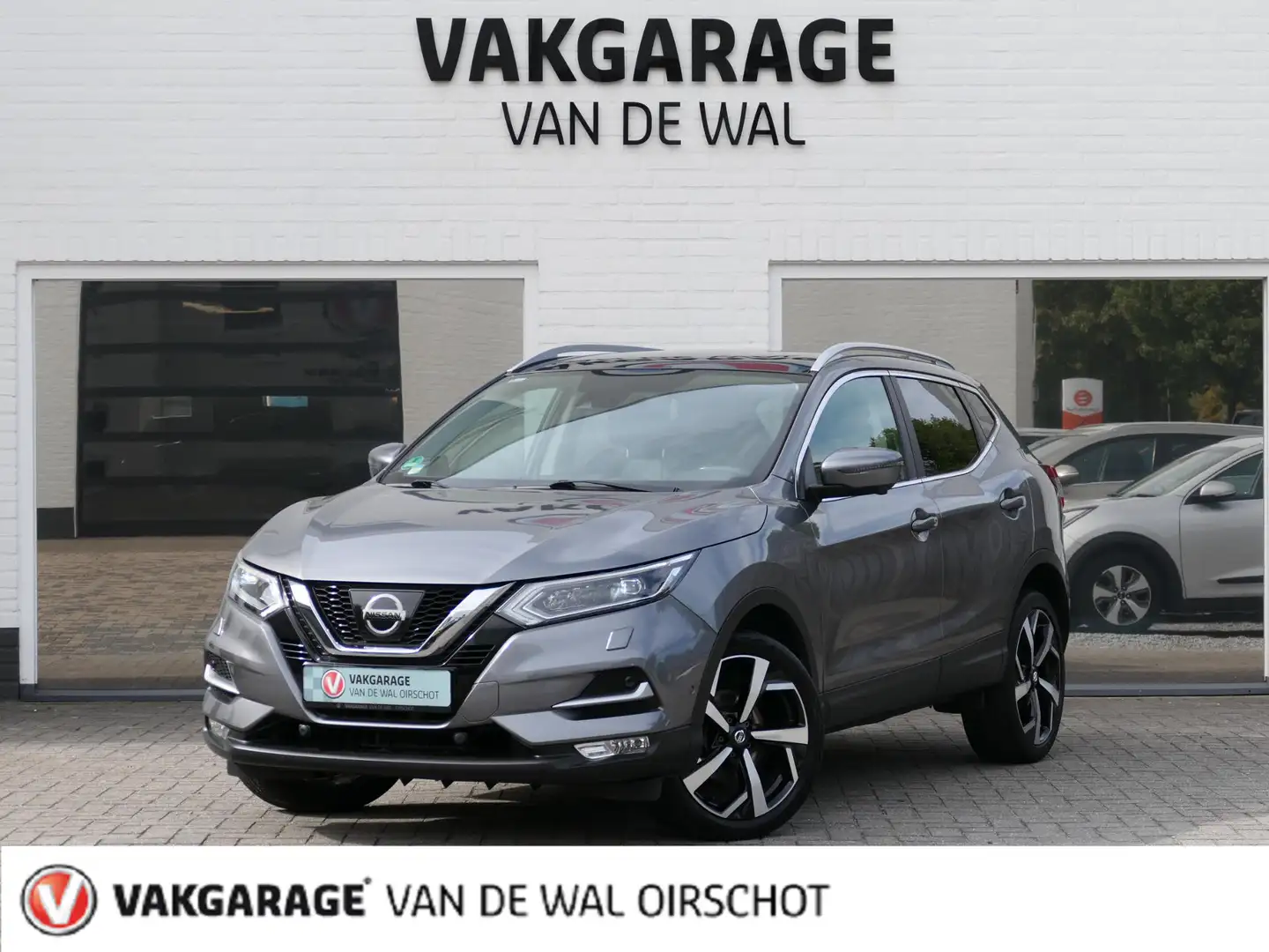Nissan Qashqai 1.2 Tekna | Facelift | Panoramadak | 360°-camera | Gris - 1