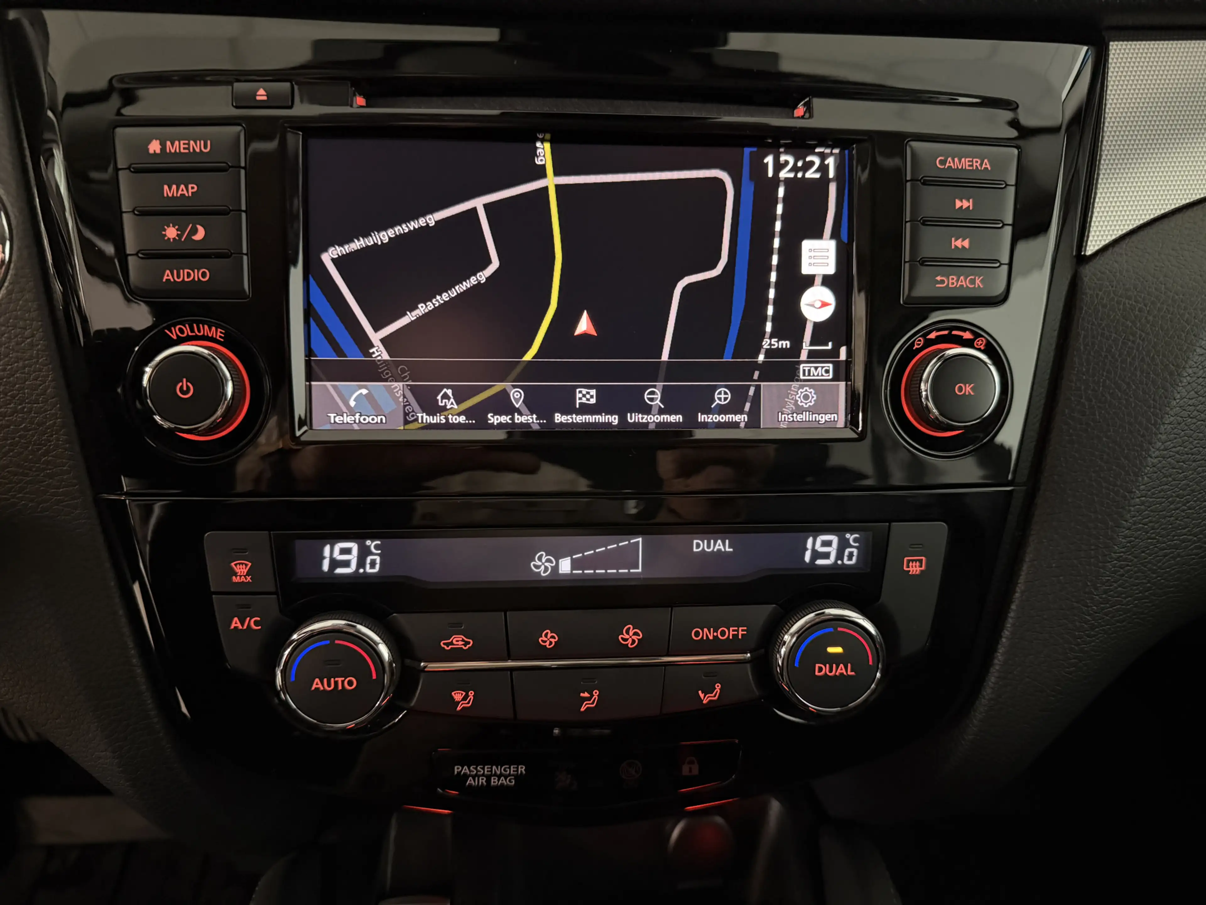 Nissan Qashqai 1.3 DIG-T Premium Edition Leer / Navigatie / cruis — photo 21