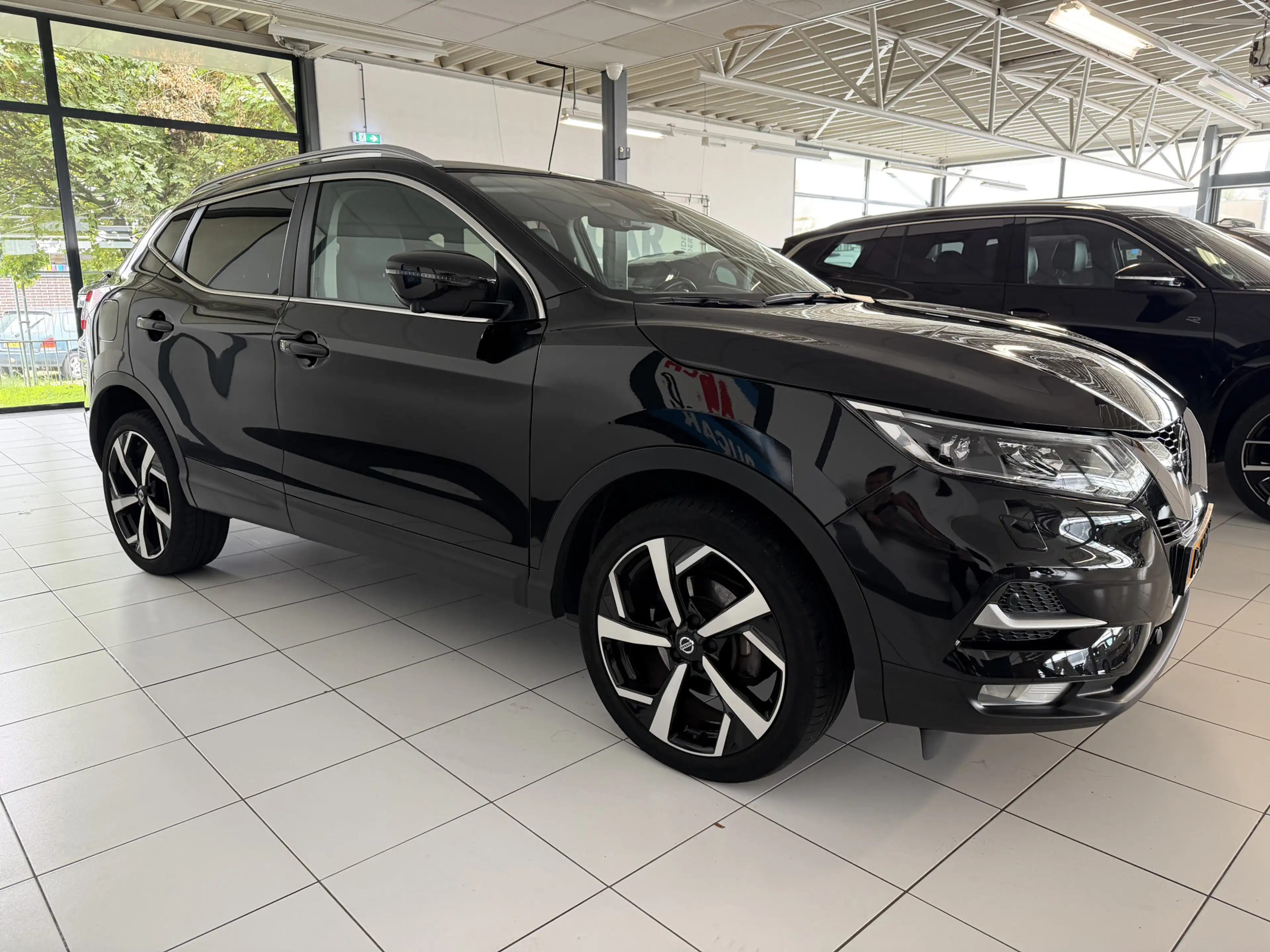 Nissan Qashqai 1.3 DIG-T Premium Edition Leer / Navigatie / cruis — photo 5