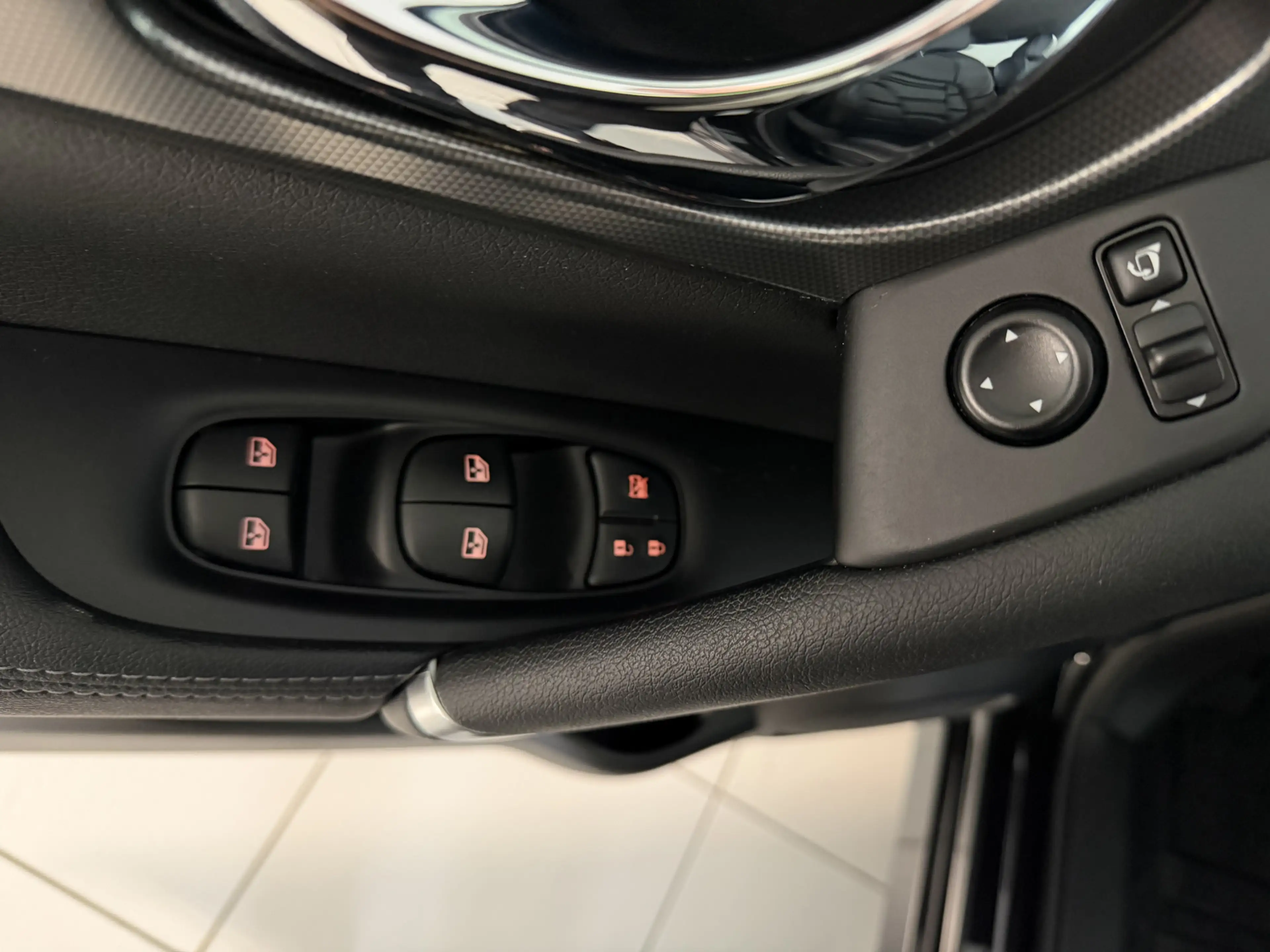 Nissan Qashqai 1.3 DIG-T Premium Edition Leer / Navigatie / cruis — photo 20