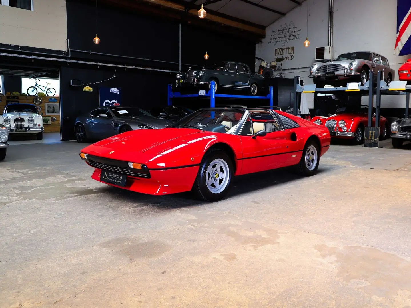 Ferrari 308 GTSi Rood - 1