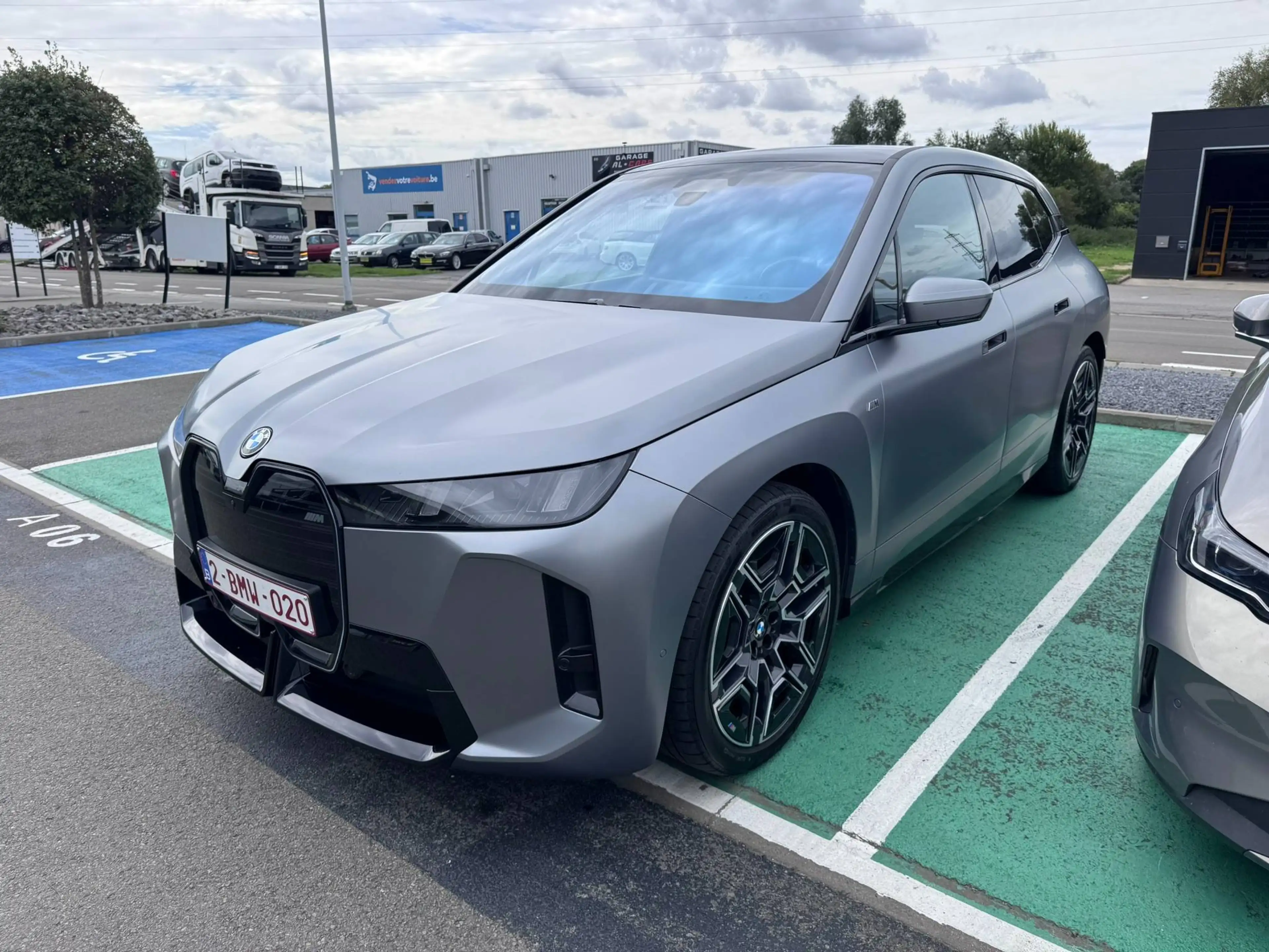 BMW iX xDrive 60 M Edition — photo 4