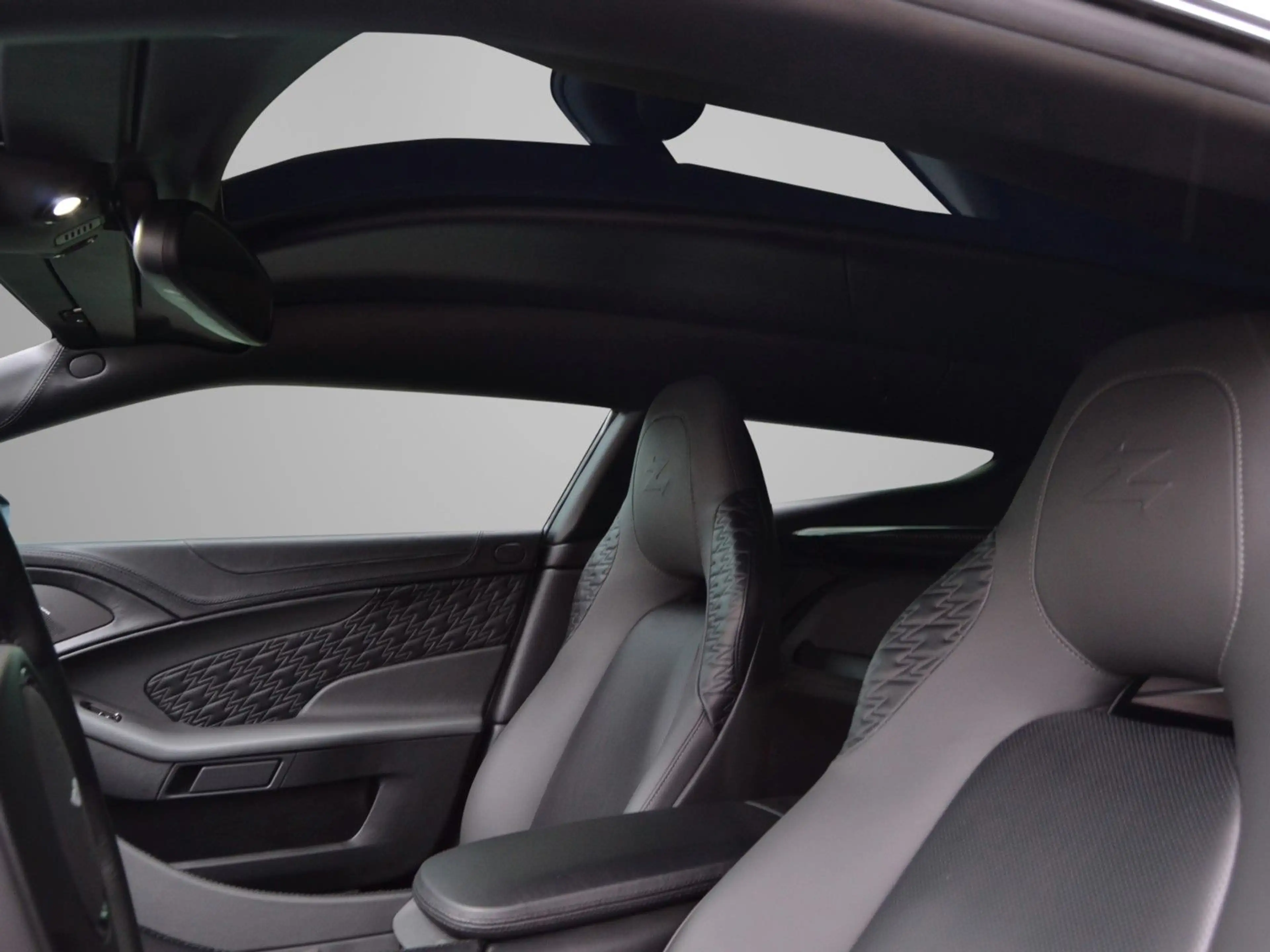 Aston Martin Vanquish Zagato Shooting Brake Nr. 92/99 — photo 6