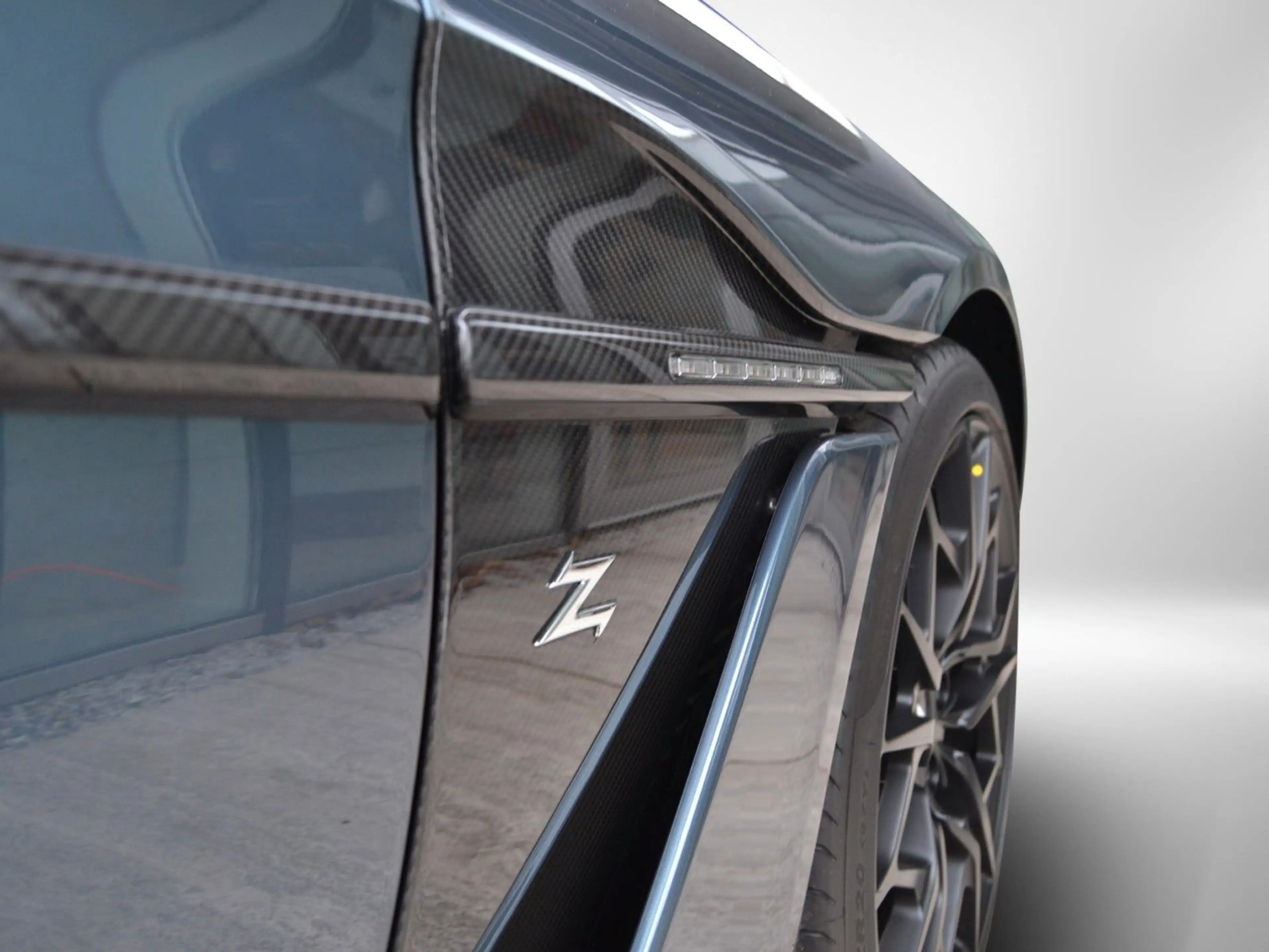 Aston Martin Vanquish Zagato Shooting Brake Nr. 92/99 — photo 15