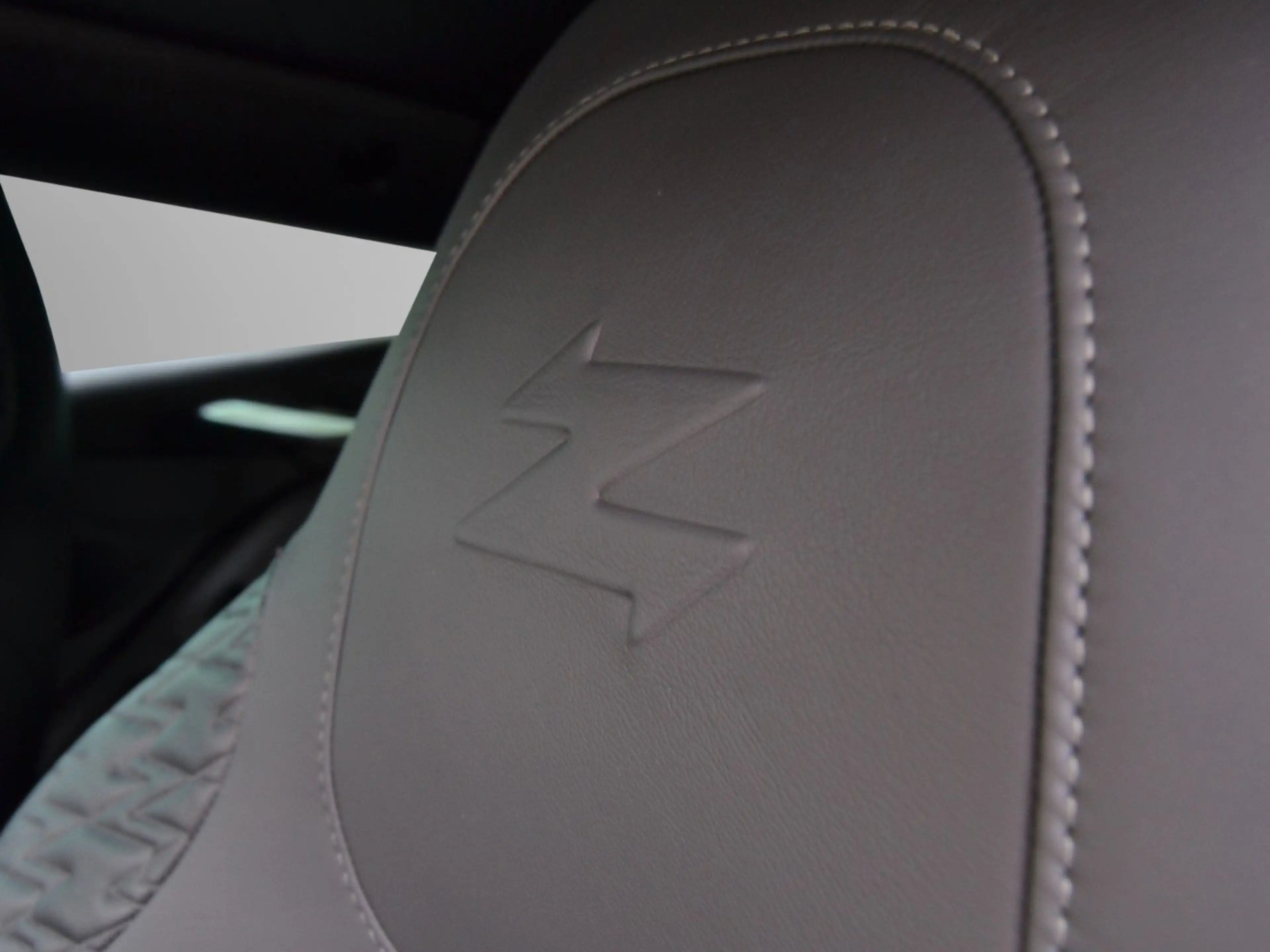 Aston Martin Vanquish Zagato Shooting Brake Nr. 92/99 — photo 7