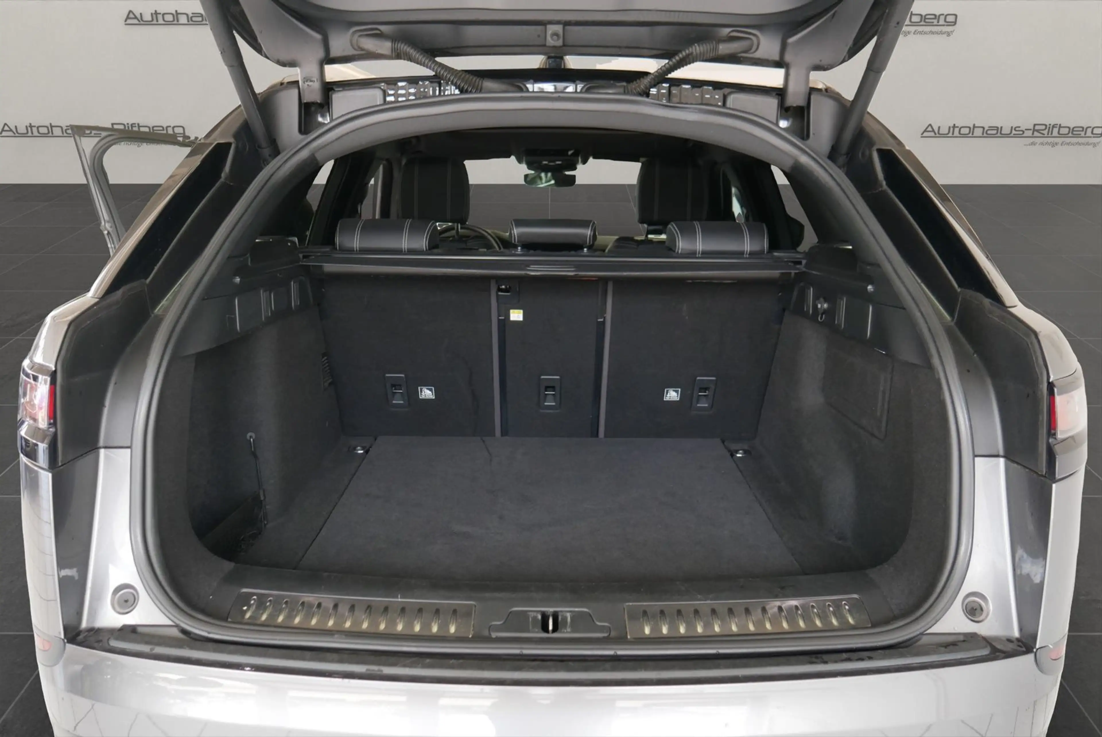 Land Rover Range Rover Velar 3.0 d R-Dynamic SE/Pano/ACC/21 — photo 10