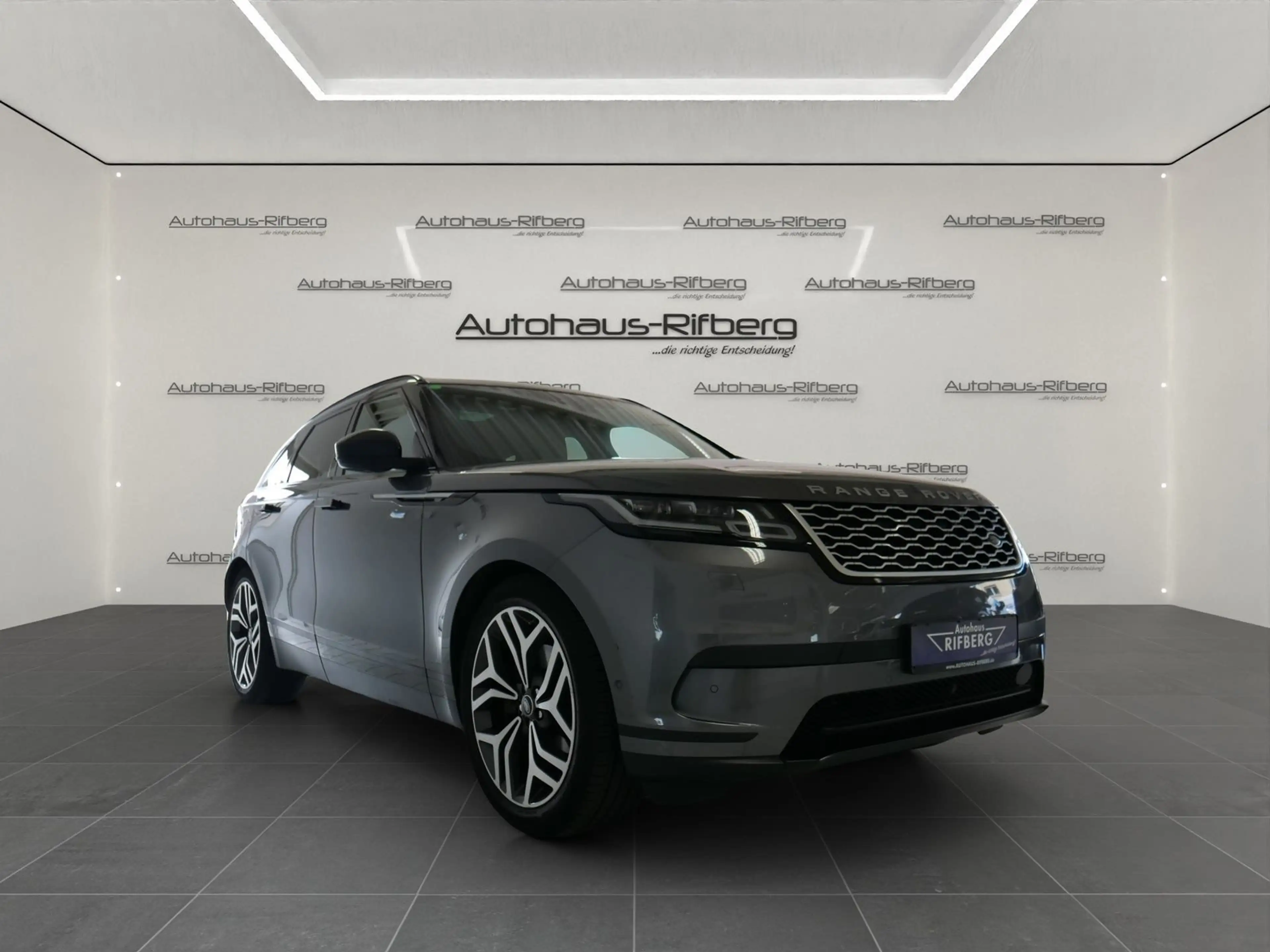 Land Rover Range Rover Velar 3.0 d R-Dynamic SE/Pano/ACC/21 — photo 3