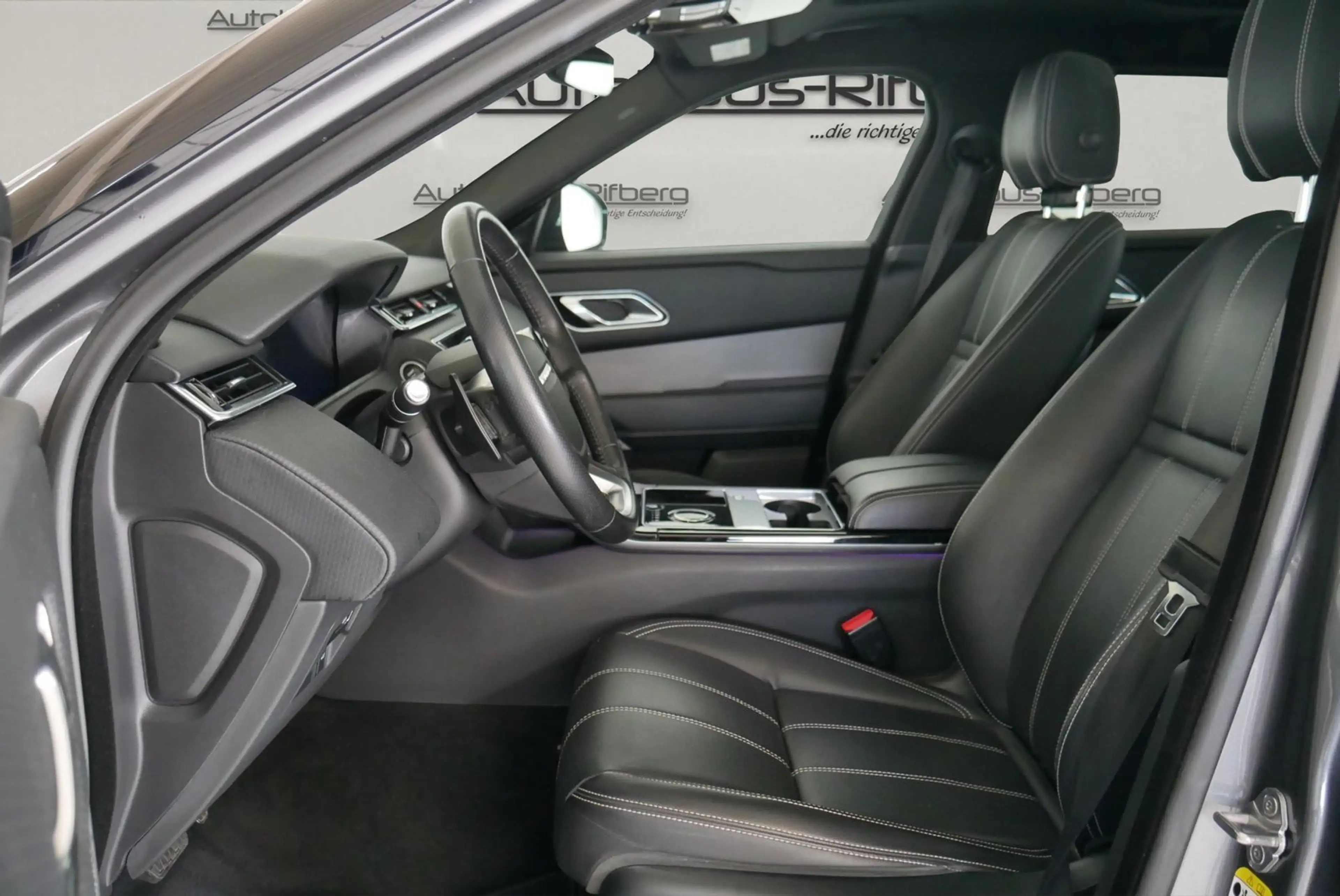 Land Rover Range Rover Velar 3.0 d R-Dynamic SE/Pano/ACC/21 — photo 8