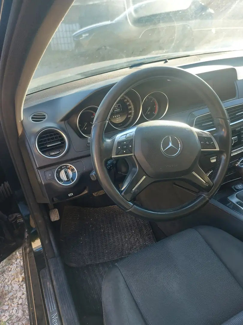 Mercedes-Benz 200 - 2