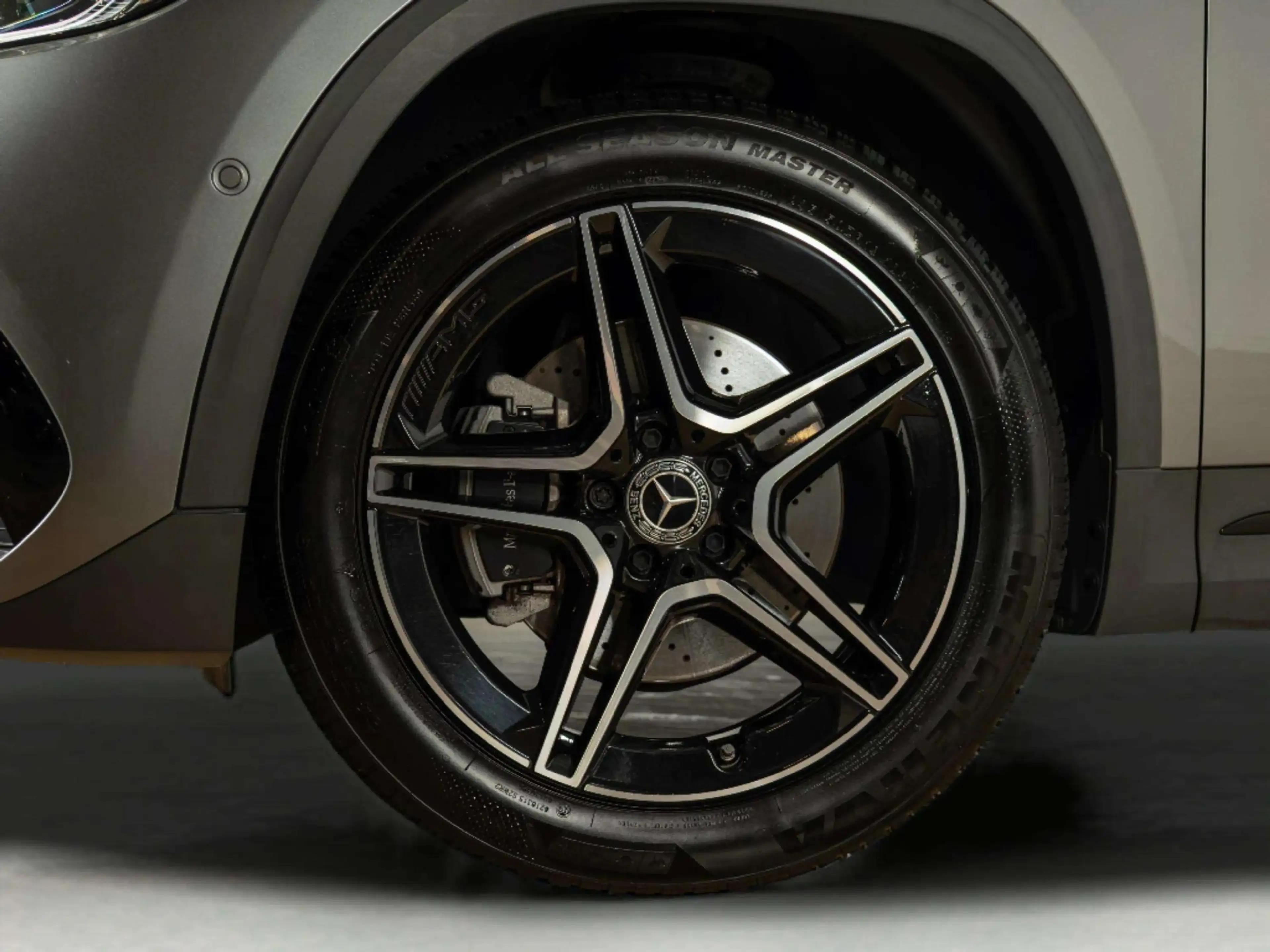 Mercedes-Benz GLA 250 e Business Solution AMG Limited | Panorama dak — photo 8