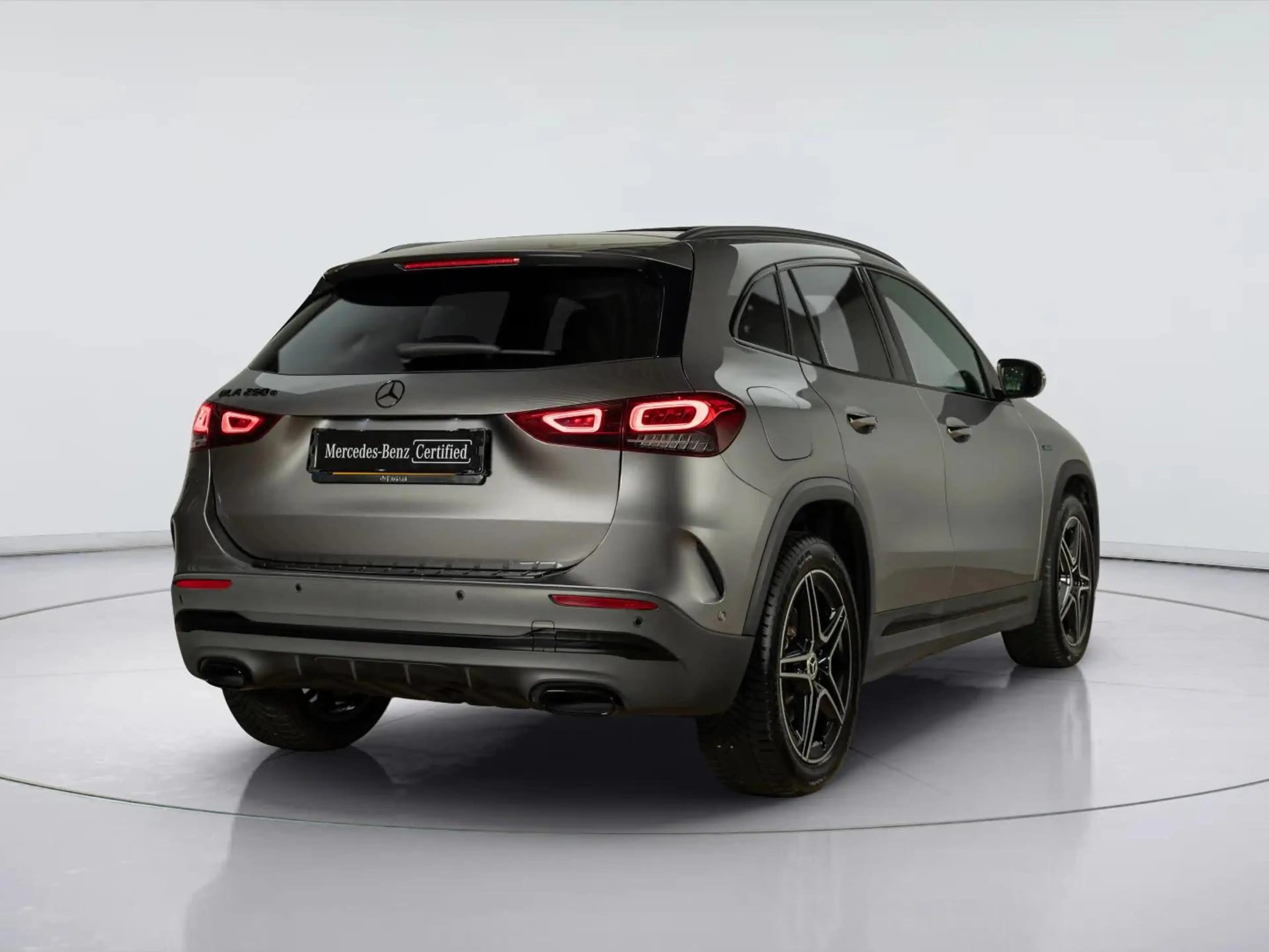 Mercedes-Benz GLA 250 e Business Solution AMG Limited | Panorama dak — photo 2