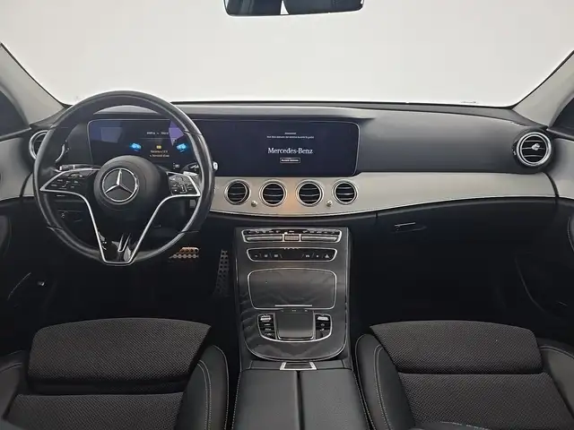 Mercedes-Benz 220 view 11