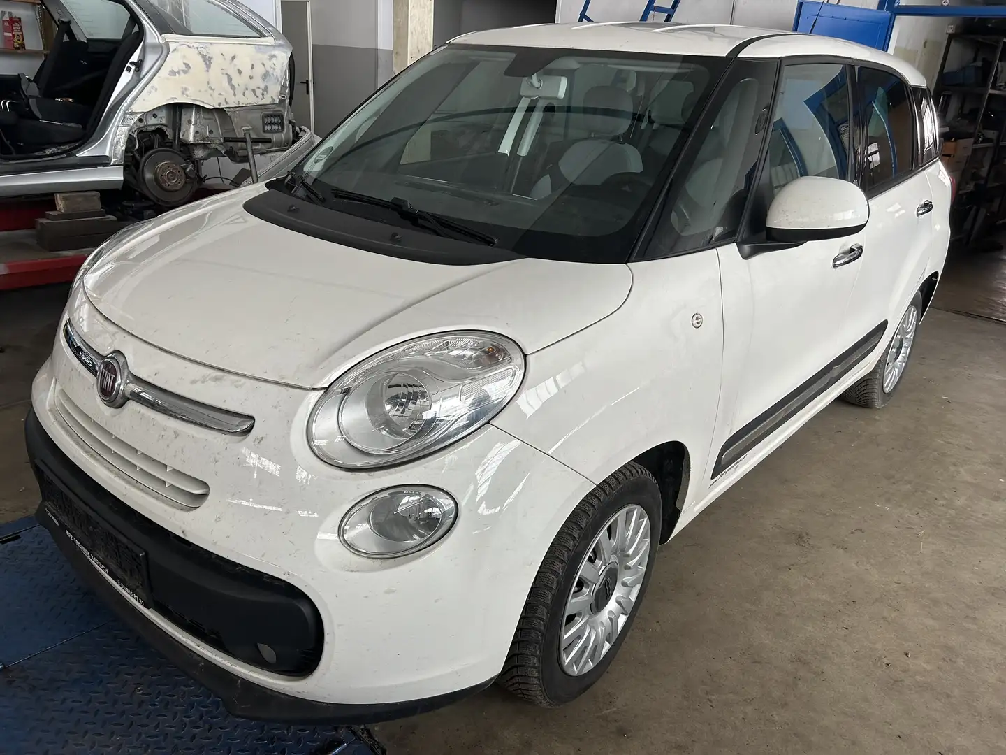 Fiat 500L Lounge Weiß - 1