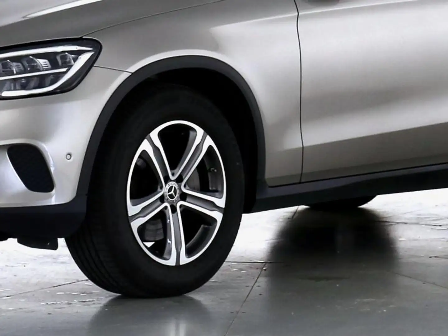 Mercedes-Benz GLC 220 d 4 M, Exclusive Interierur, Assistenz-Paket, O... Beige - 2