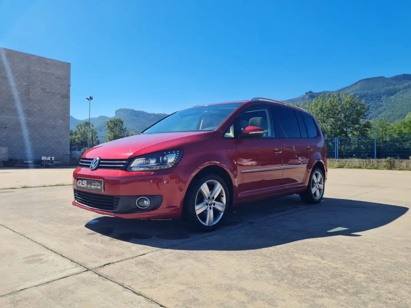 Volkswagen Touran 2.0TDI Sport DSG Paars - 1