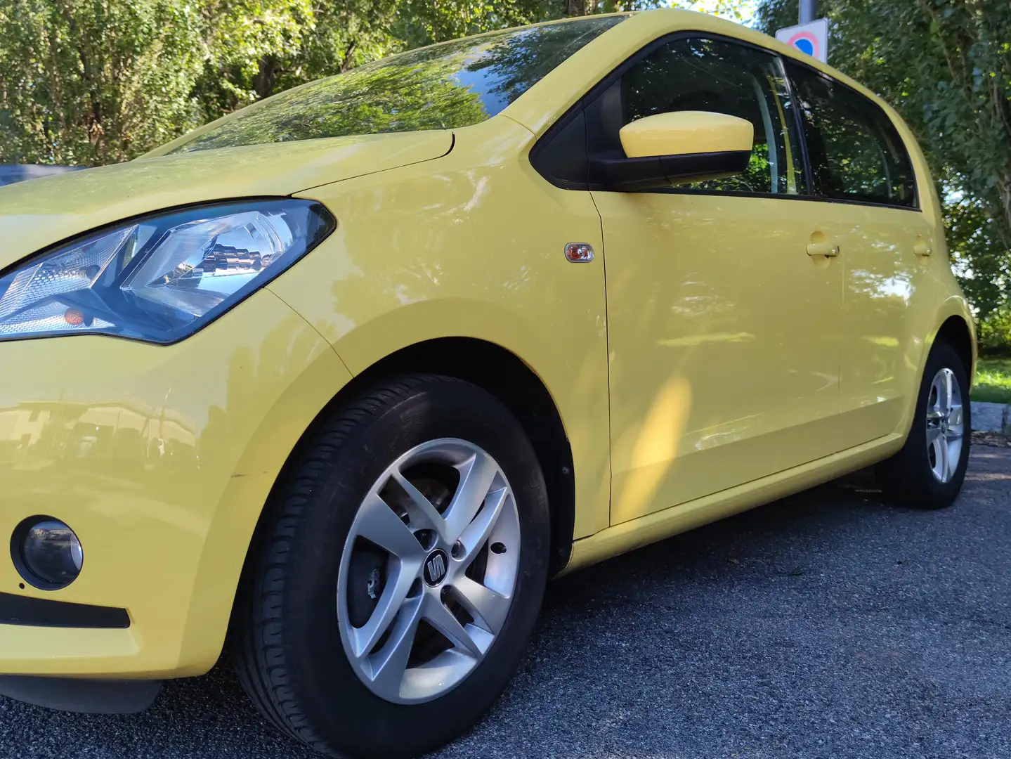 SEAT Mii Mii 5p 1.0 ecofuel Chic navi 68cv Giallo - 2