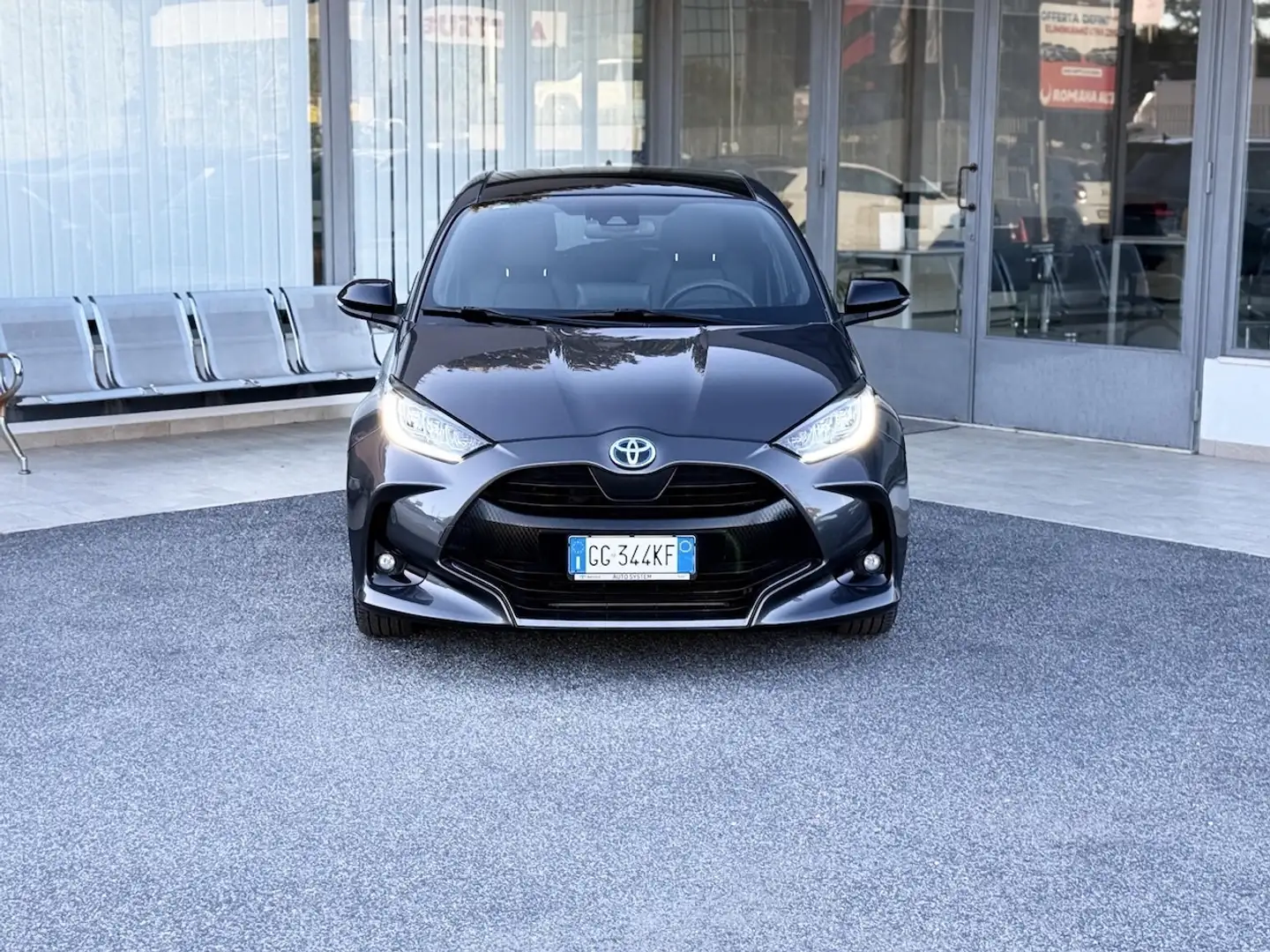 Toyota Yaris 1.5 Hybrid 92CV E6 Automatica - 2021 Grigio - 2