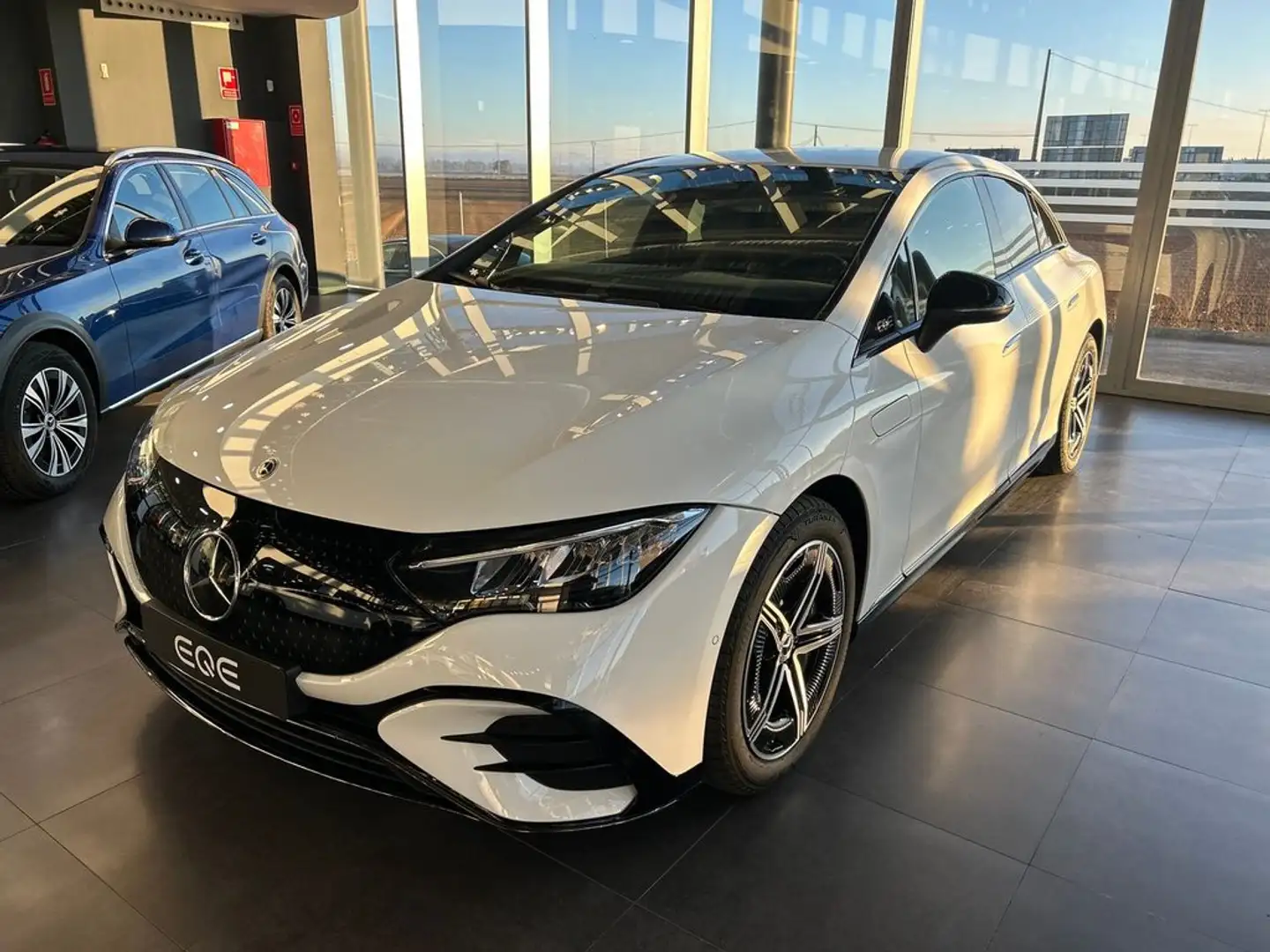 Mercedes-Benz EQE 53 350+ AMG Night EDITION Blanc - 1