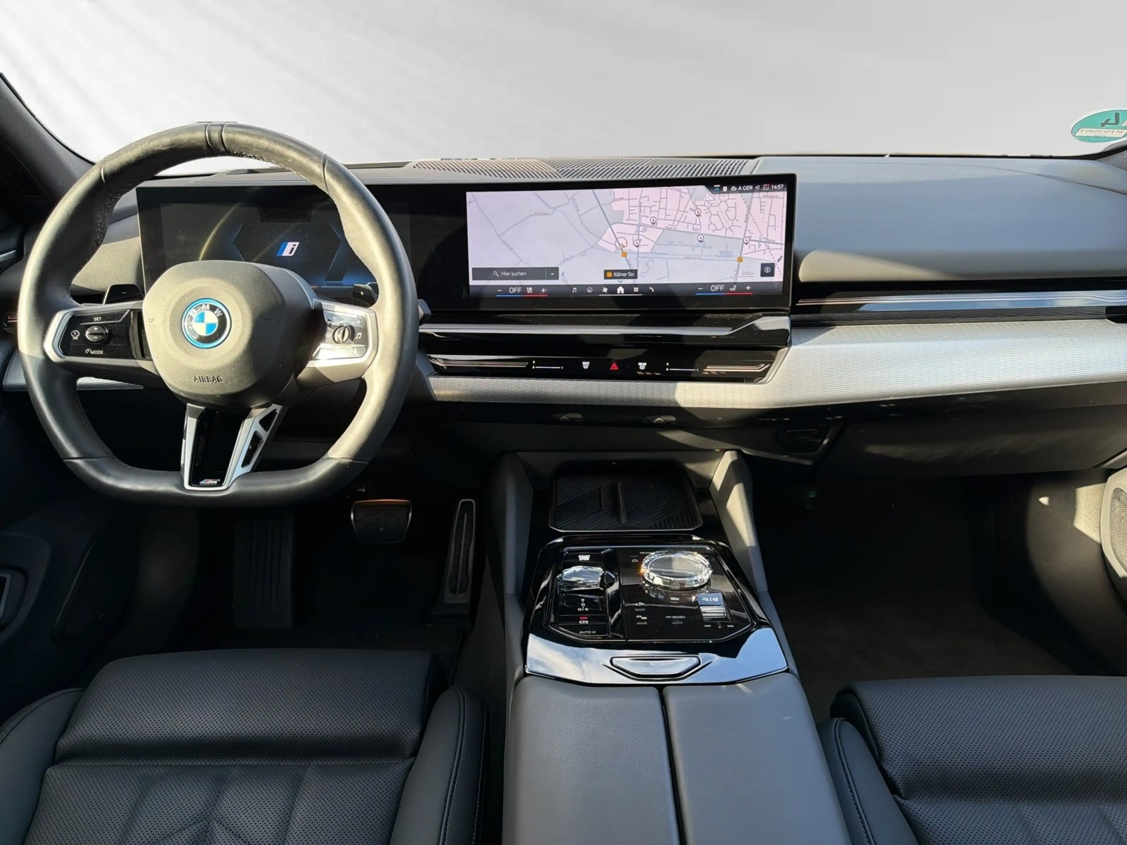 BMW 530 e M Sport|AHK|Autobahnassist.|Panorama — photo 11