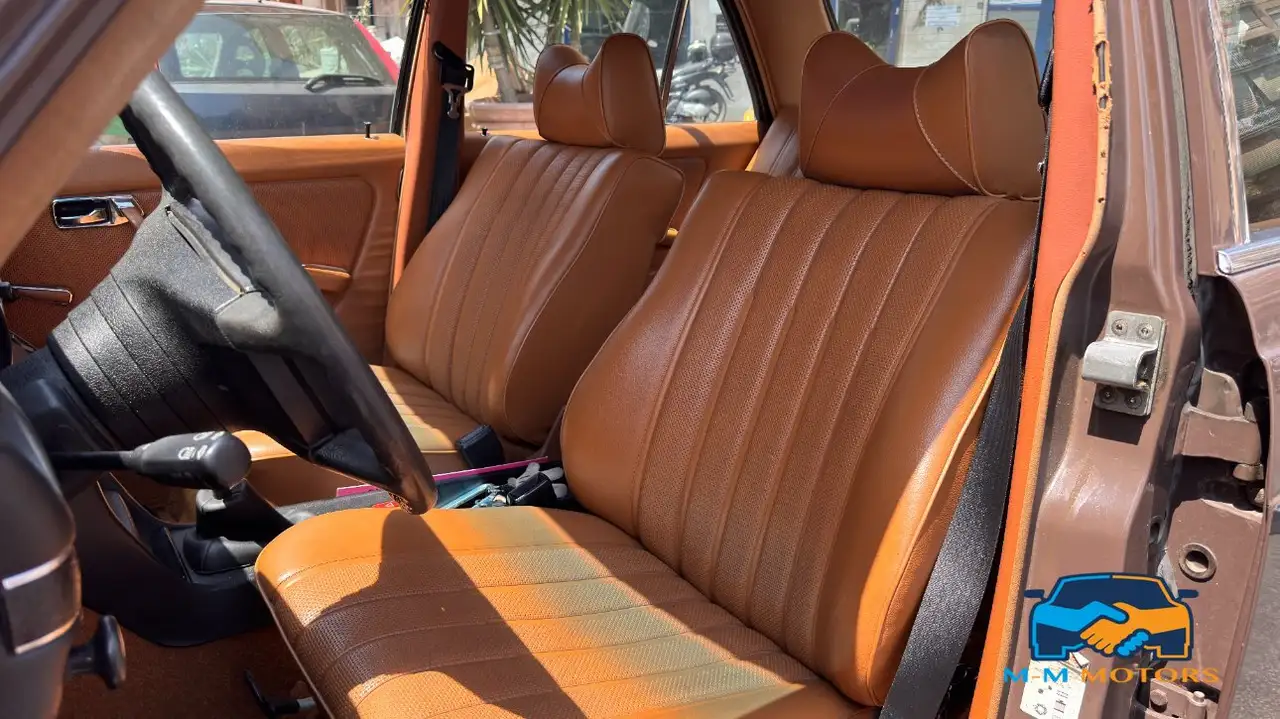 Mercedes-Benz 200 Berlina, foto 10
