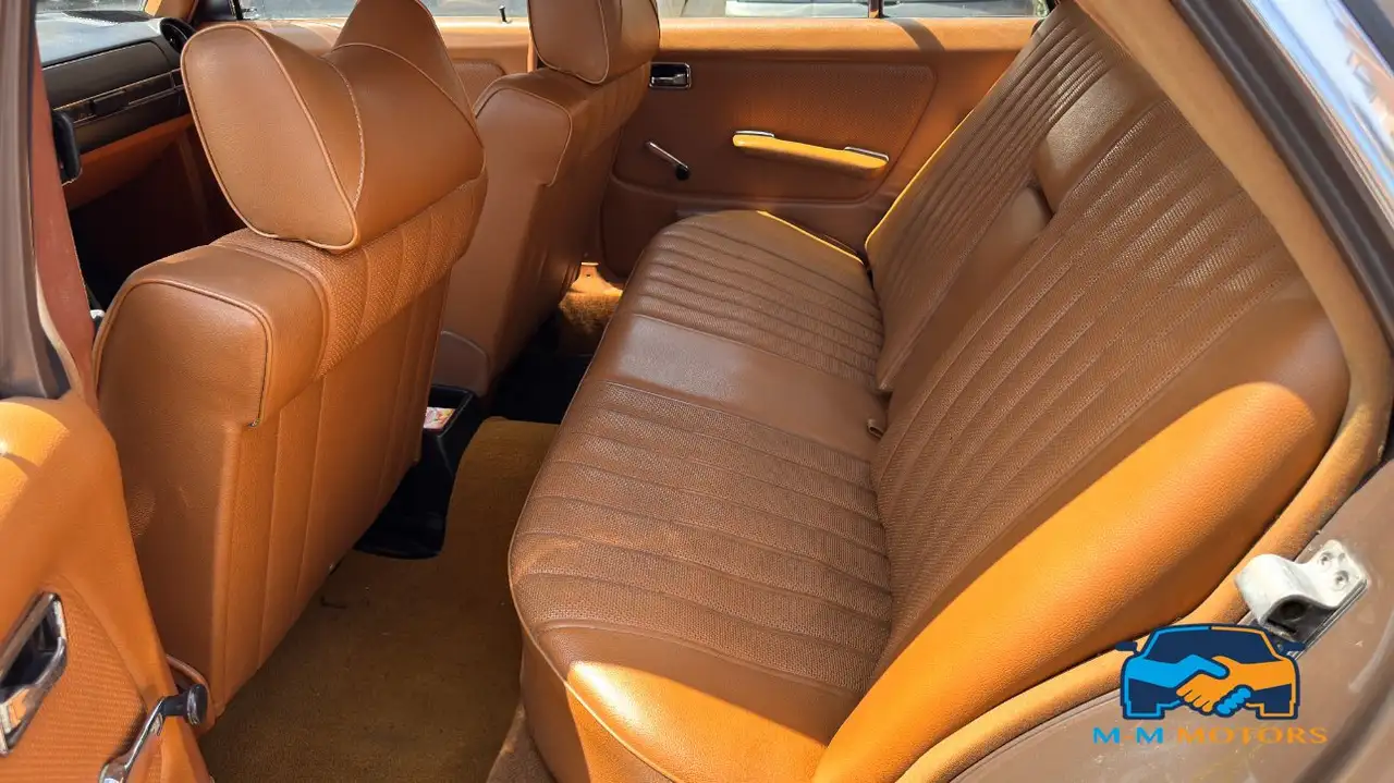 Mercedes-Benz 200 Berlina, foto 11