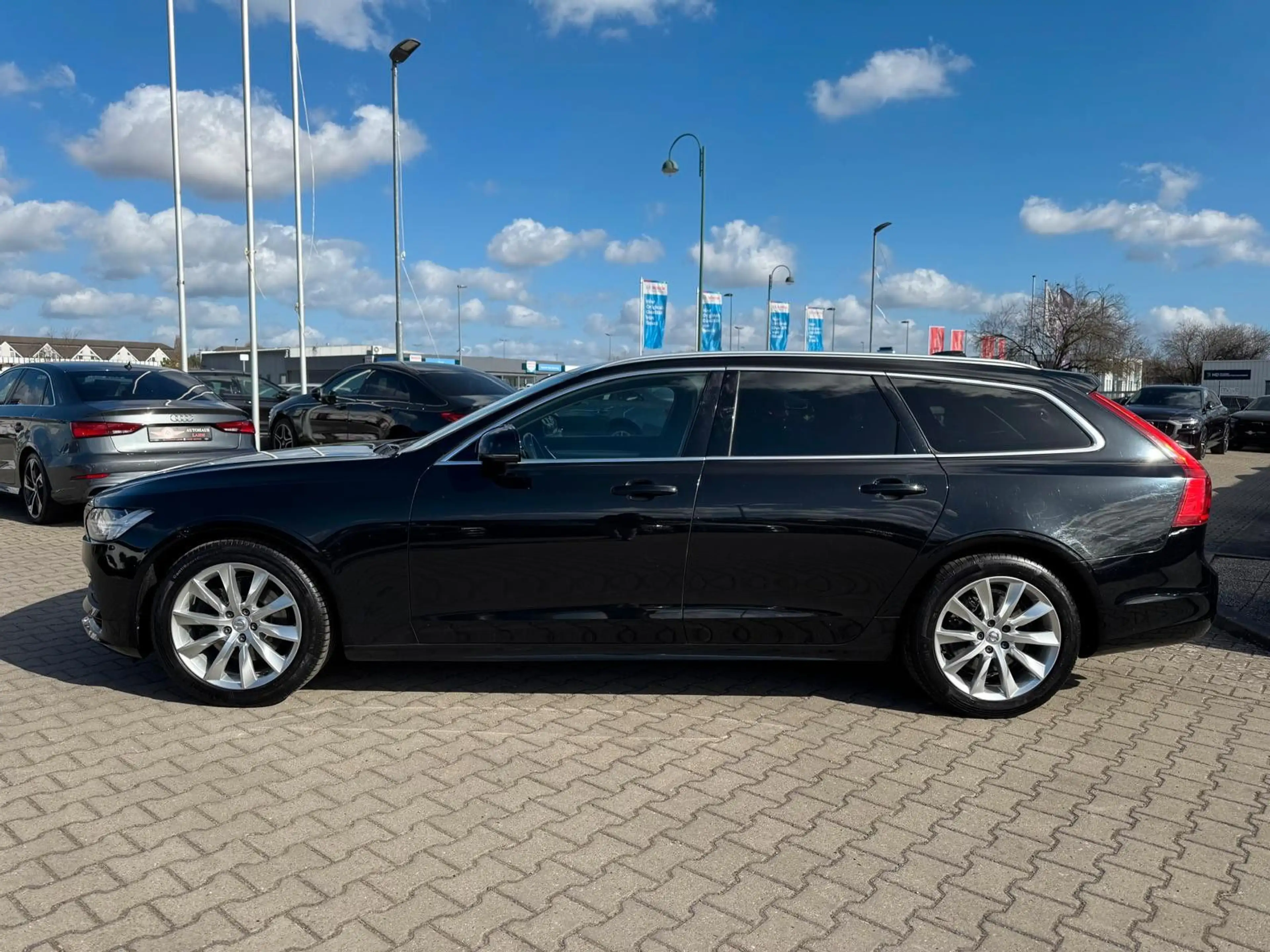 Volvo V90 2.0 "Momentum Pro"AHK*DAB+*VZ.ERKENN*LKA*LED — photo 8