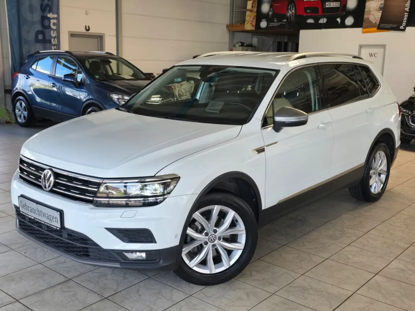 Volkswagen Tiguan Allspace Comfortline HUD RFK 360°LED ACC Blanc - 1