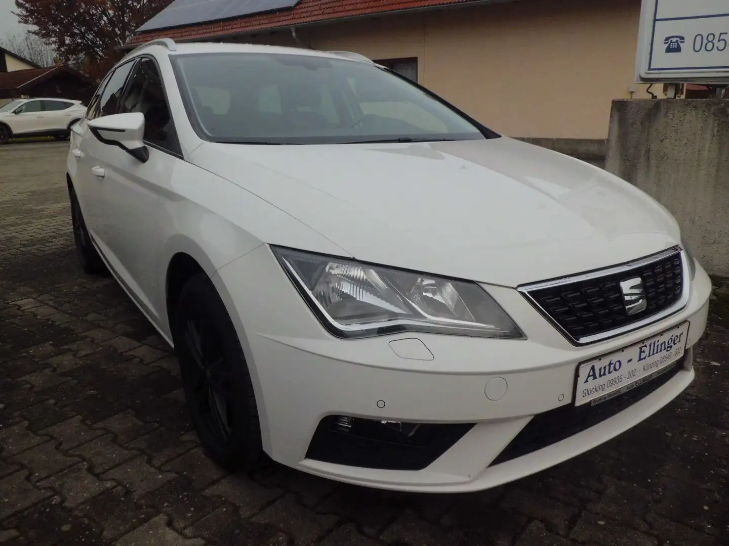 SEAT Leon ST Style Weiß - 2