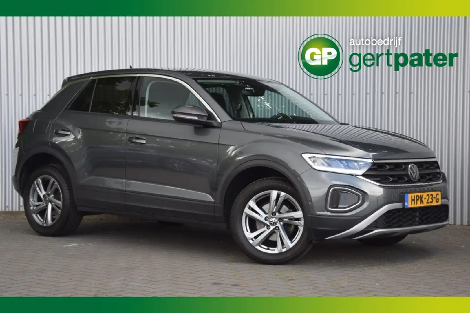 Volkswagen T-Roc 1.0TSI Life ParkAssist/Stoelverwarming/Carplay Grijs - 1