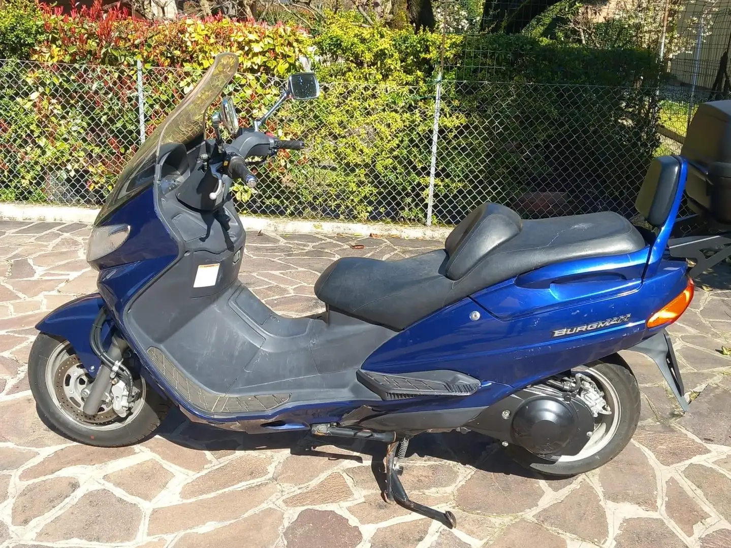 Suzuki Burgman 250 Blau - 1