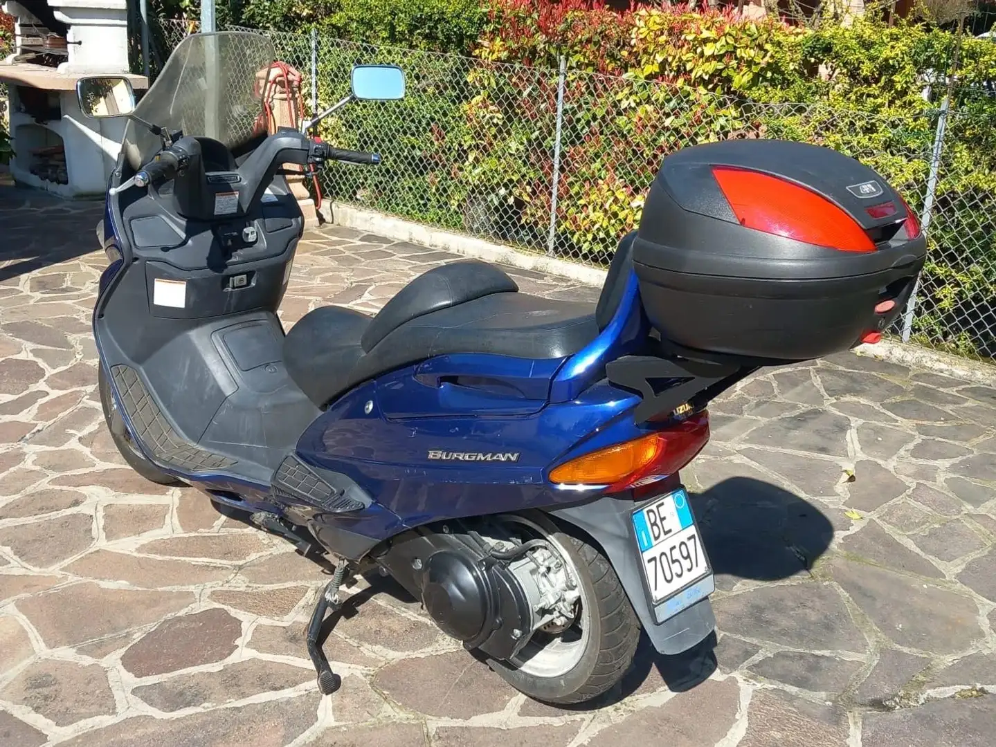Suzuki Burgman 250 Blau - 2