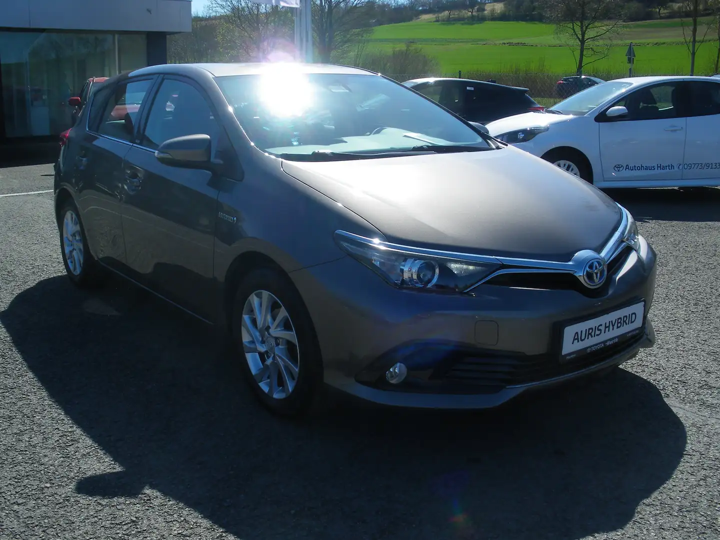 Toyota Auris 1.8 VVT-i Hybrid Automatik Edition-S Bronze - 1