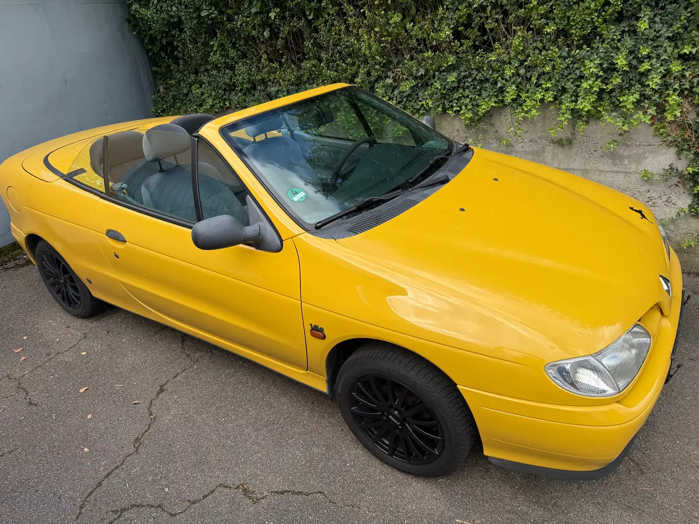 Renault Megane 1.4 16V TÜV bis März 2027 guter Zustand Alu Žlutá - 1