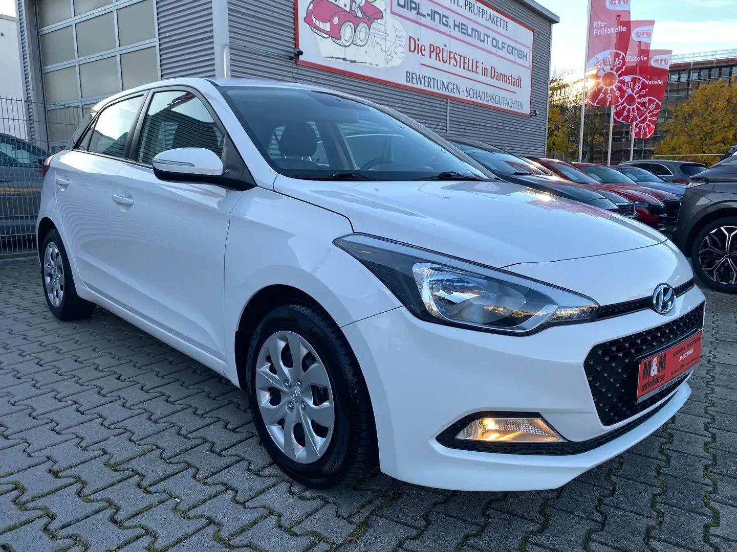 Hyundai i20 Go 1.Hand/Allwetterreifen/Klima/AUX/USB Blanc - 2