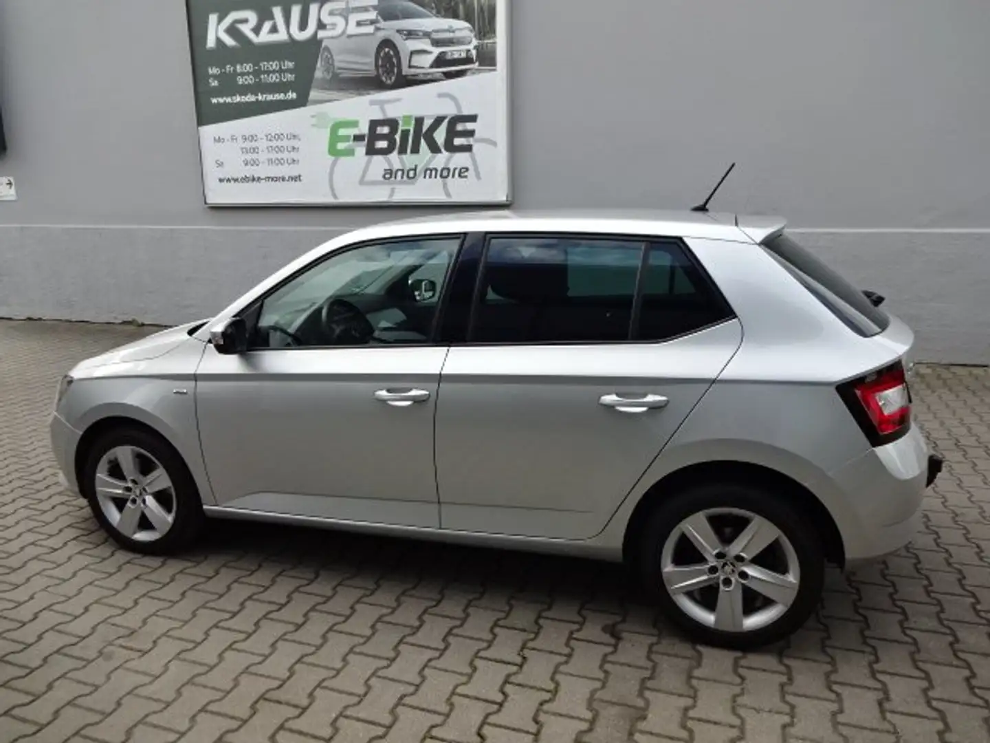 Skoda Fabia Ambition Plateado - 1