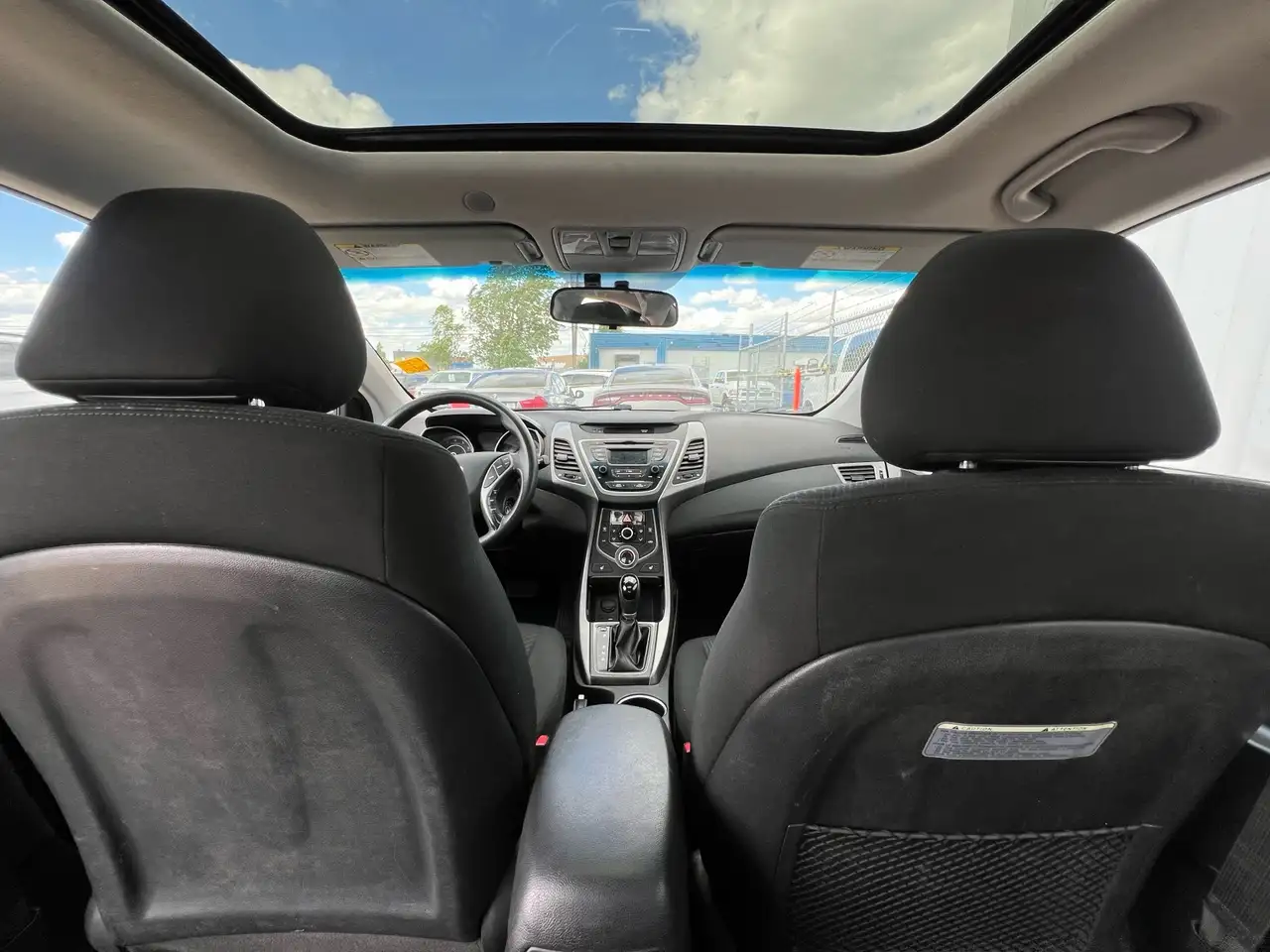 Hyundai ELANTRA fotografie Hyundai ELANTRA