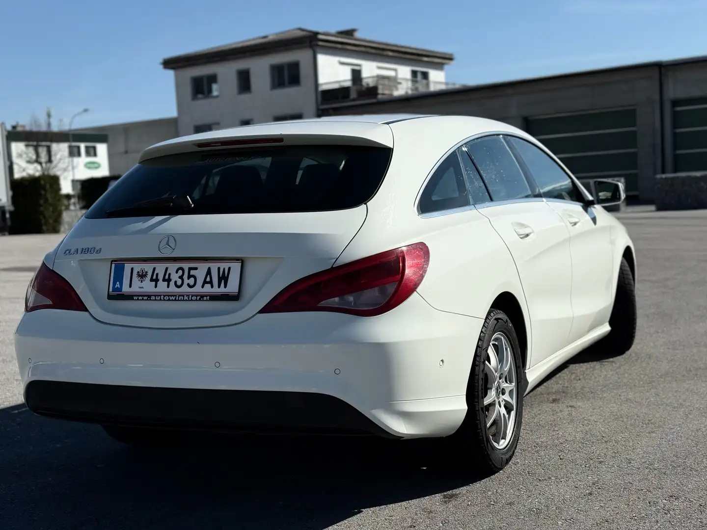 Mercedes-Benz CLA 180 Shooting Brake d - 2