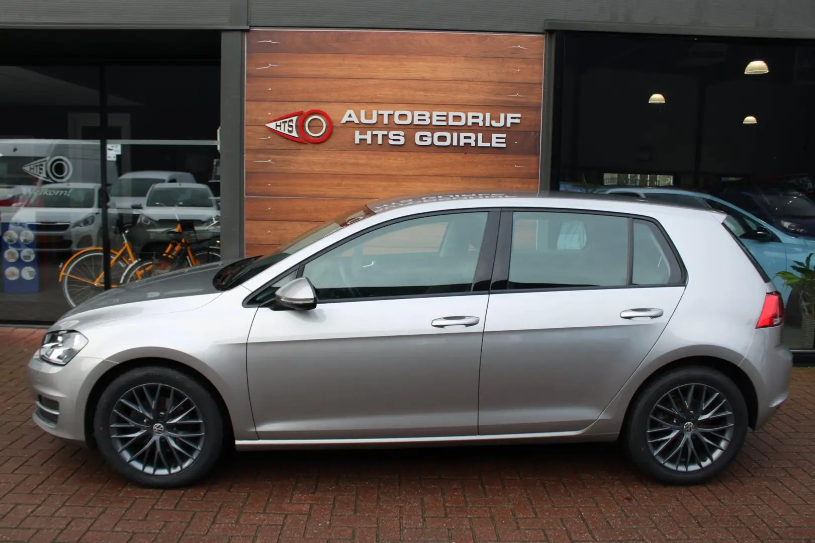 Volkswagen Golf 1.4 TSI Highline Grau - 2