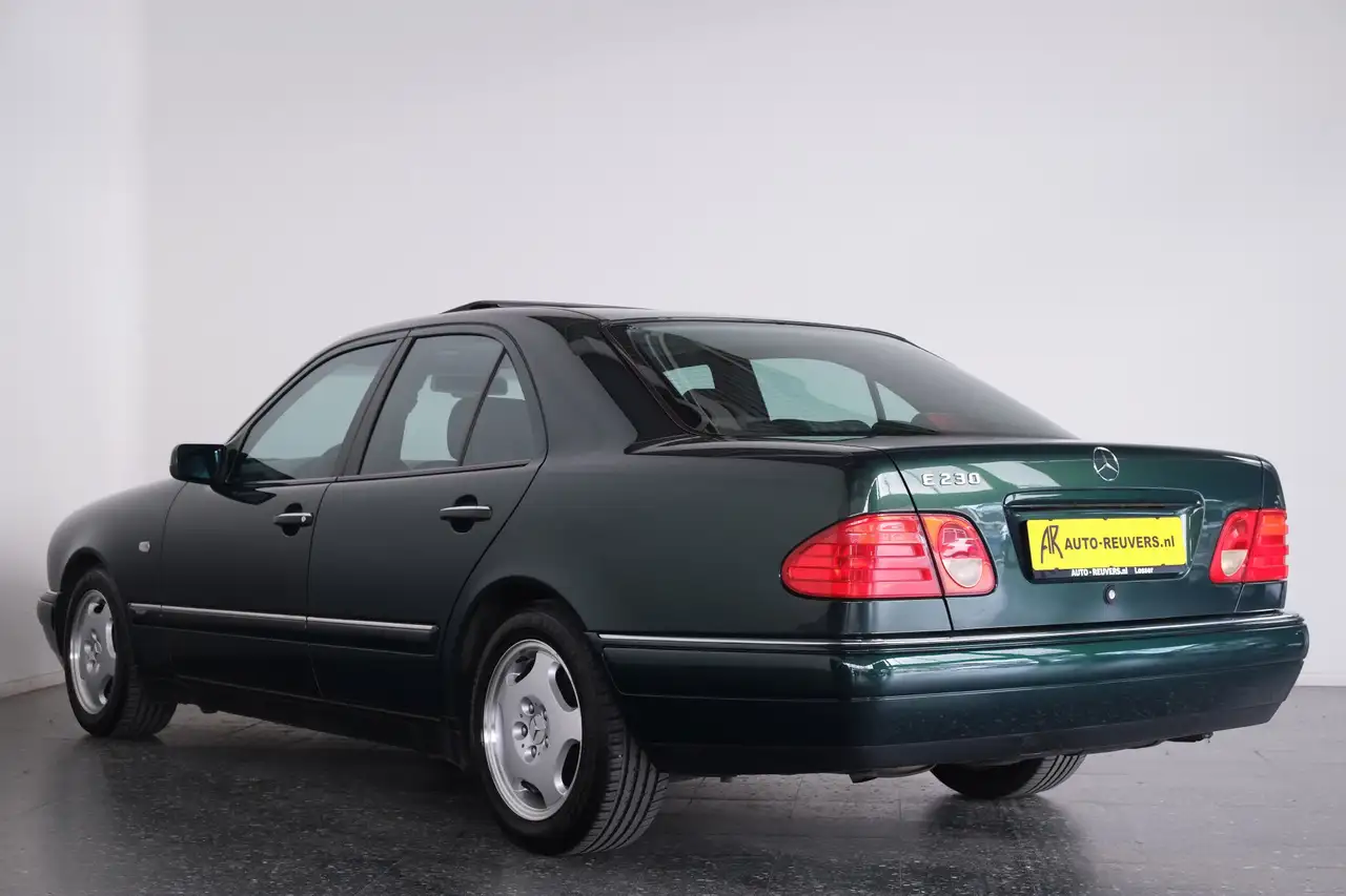 Mercedes-Benz E 230 Avantgarde VOOR DE LIEFHEBBER / Airco / Schuifdak, foto 7