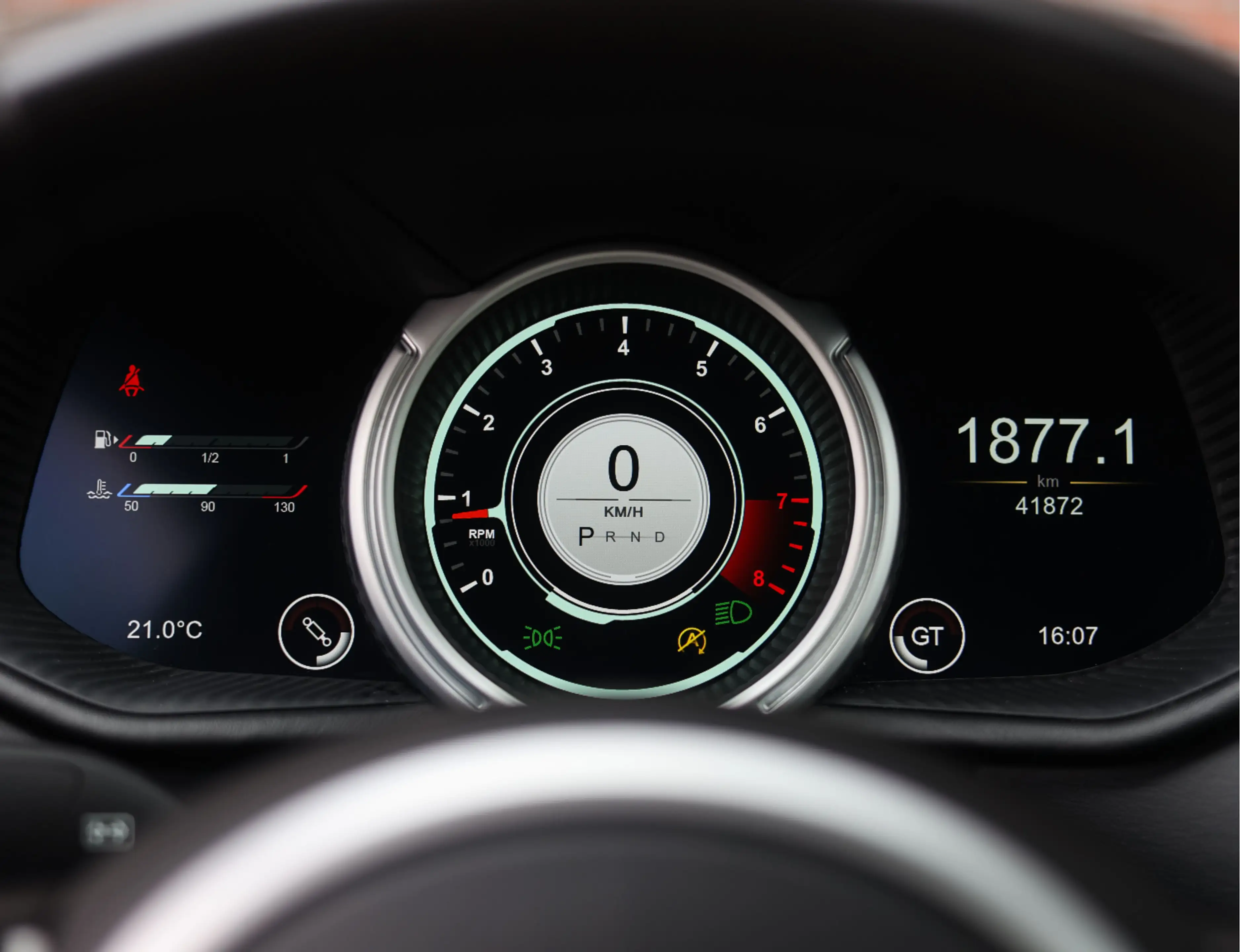Aston Martin DB11 4.0 V8 — photo 39