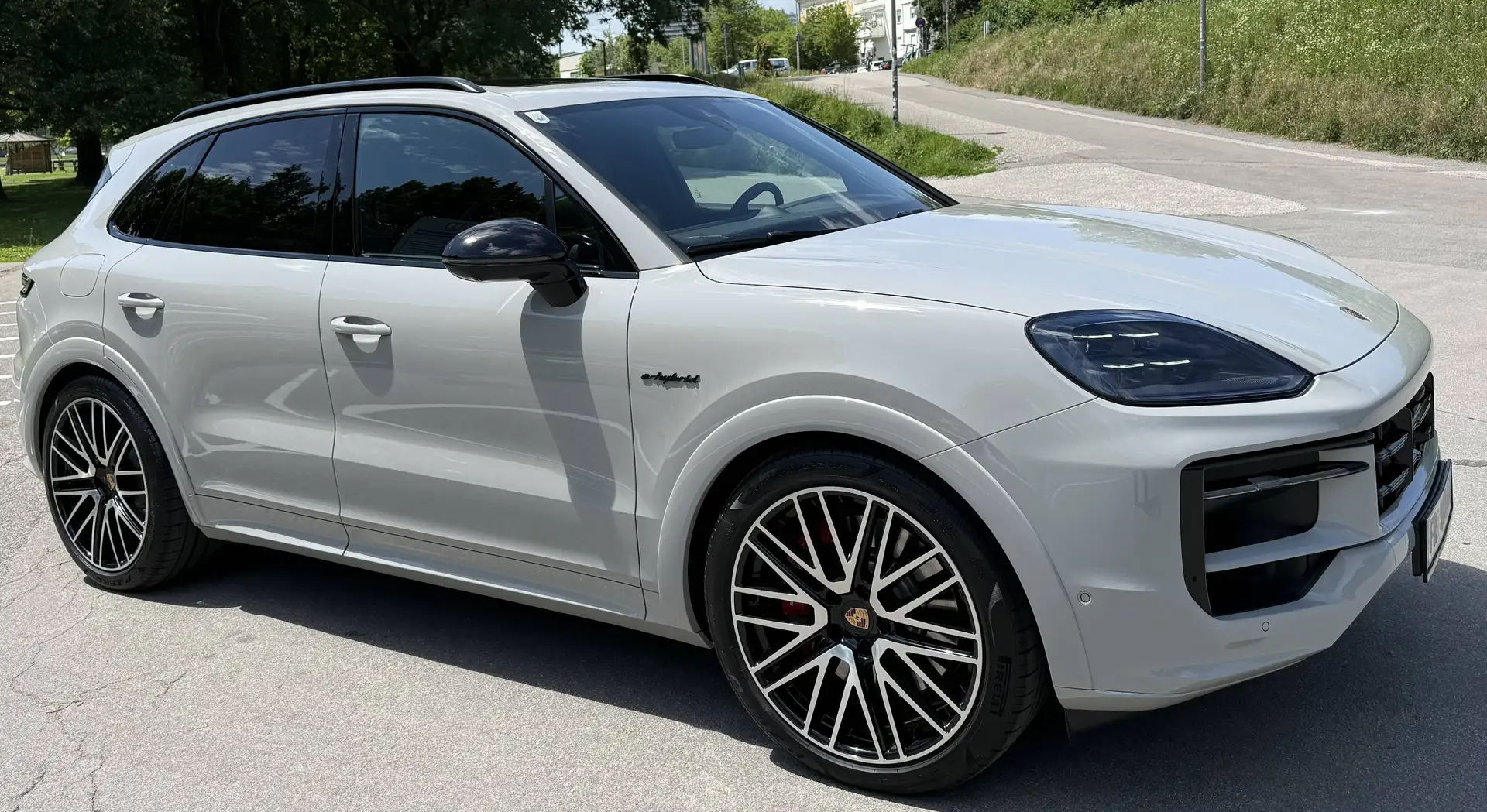 Porsche Cayenne Cayenne Coupe III Black Edition Aut. e-Hybrid S Grau - 2