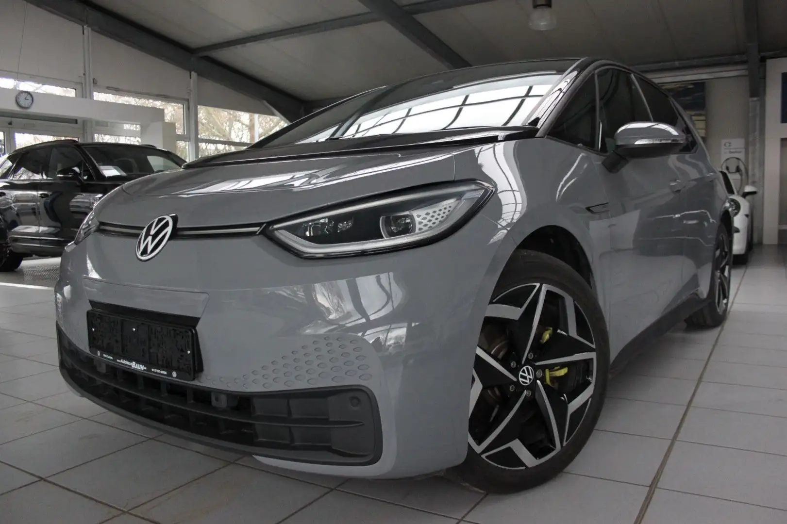 Volkswagen ID.3 PRO PERF/WRMPE/PANO/KAME/PRO/ALU/STZHZ/ACC Grau - 2
