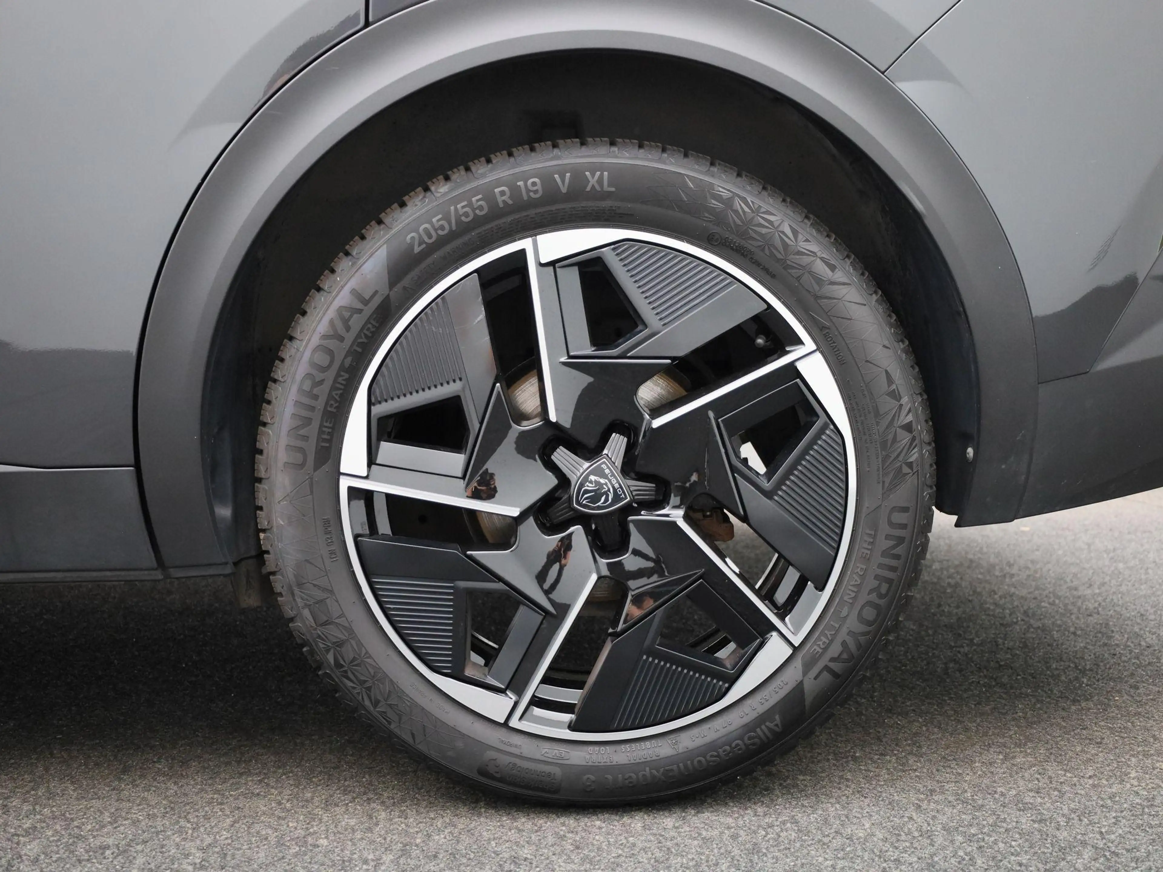 Peugeot 408 1.2 PureTech 130 S&S EAT8 GT — photo 13