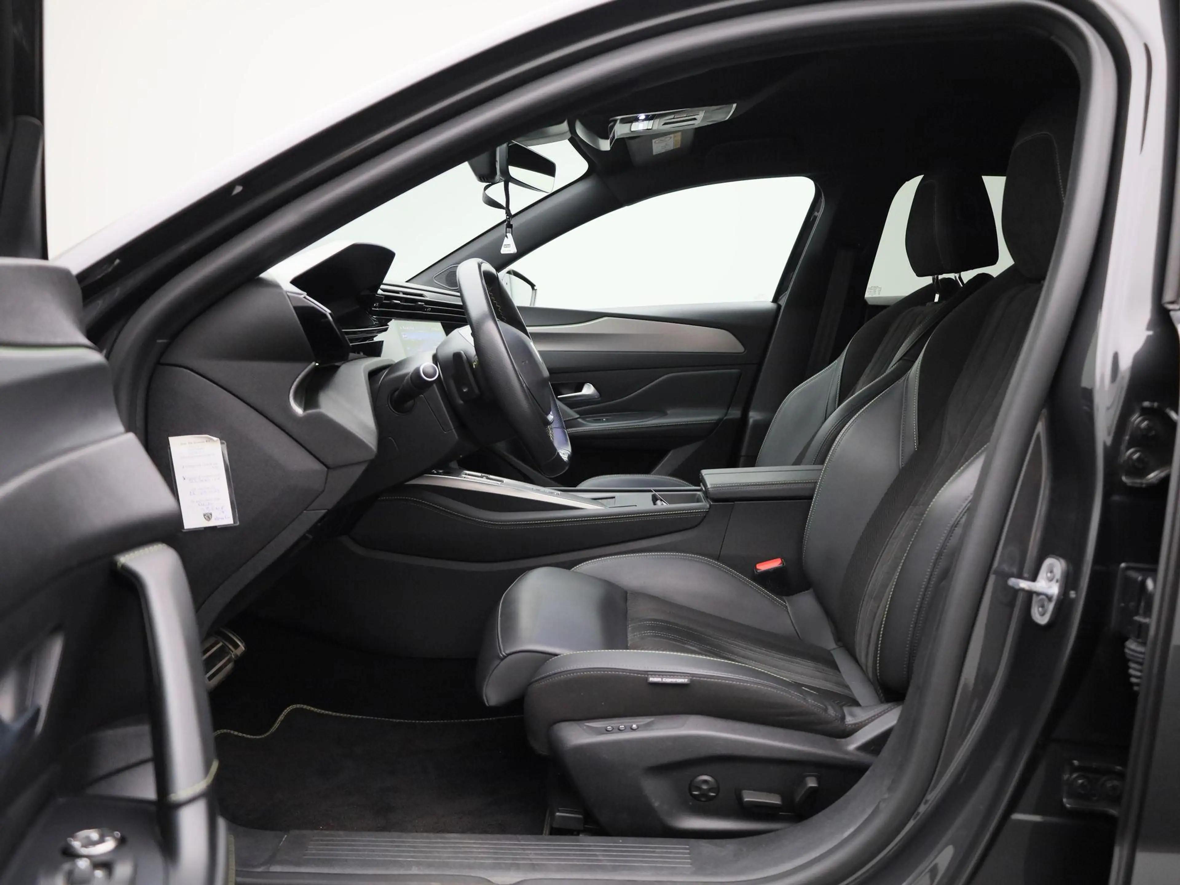 Peugeot 408 1.2 PureTech 130 S&S EAT8 GT — photo 11