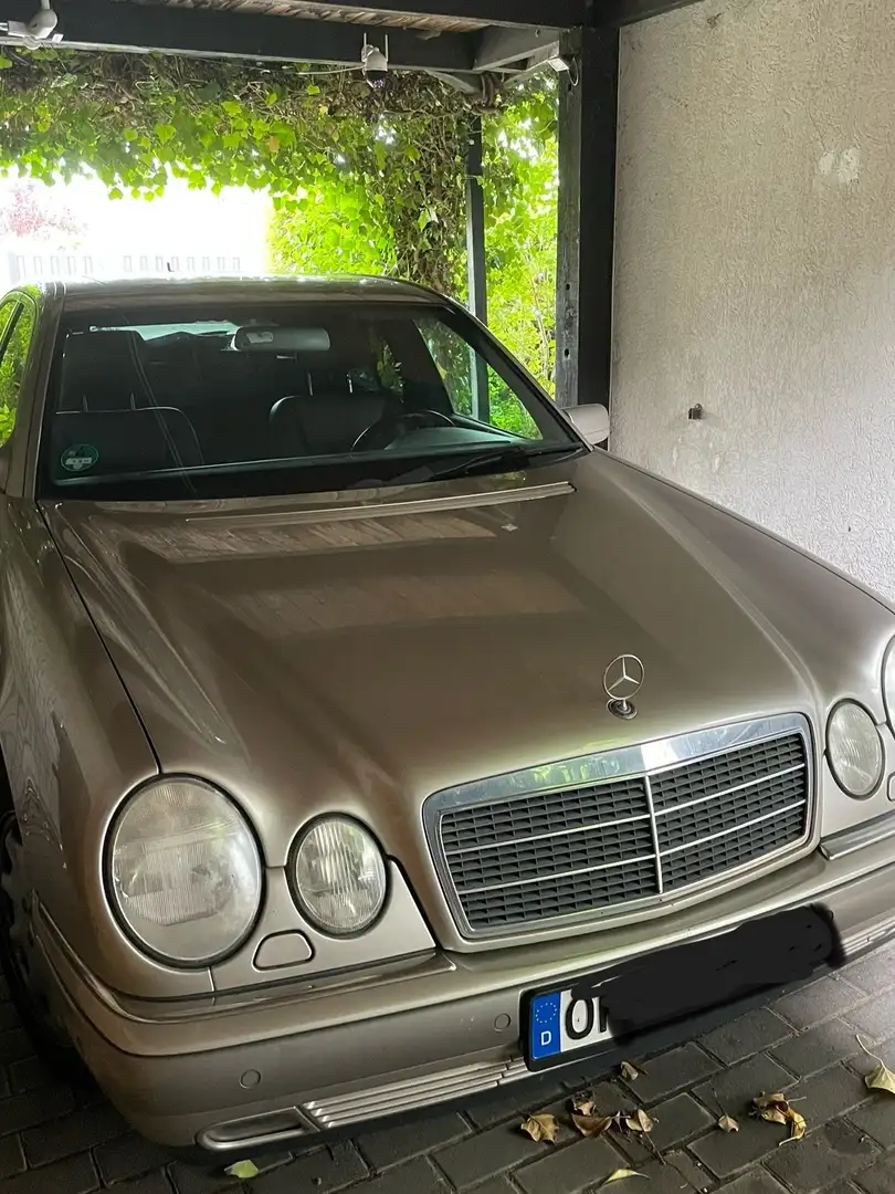 Mercedes-Benz E 320 E 320 4-Matic Elegance Beige - 1