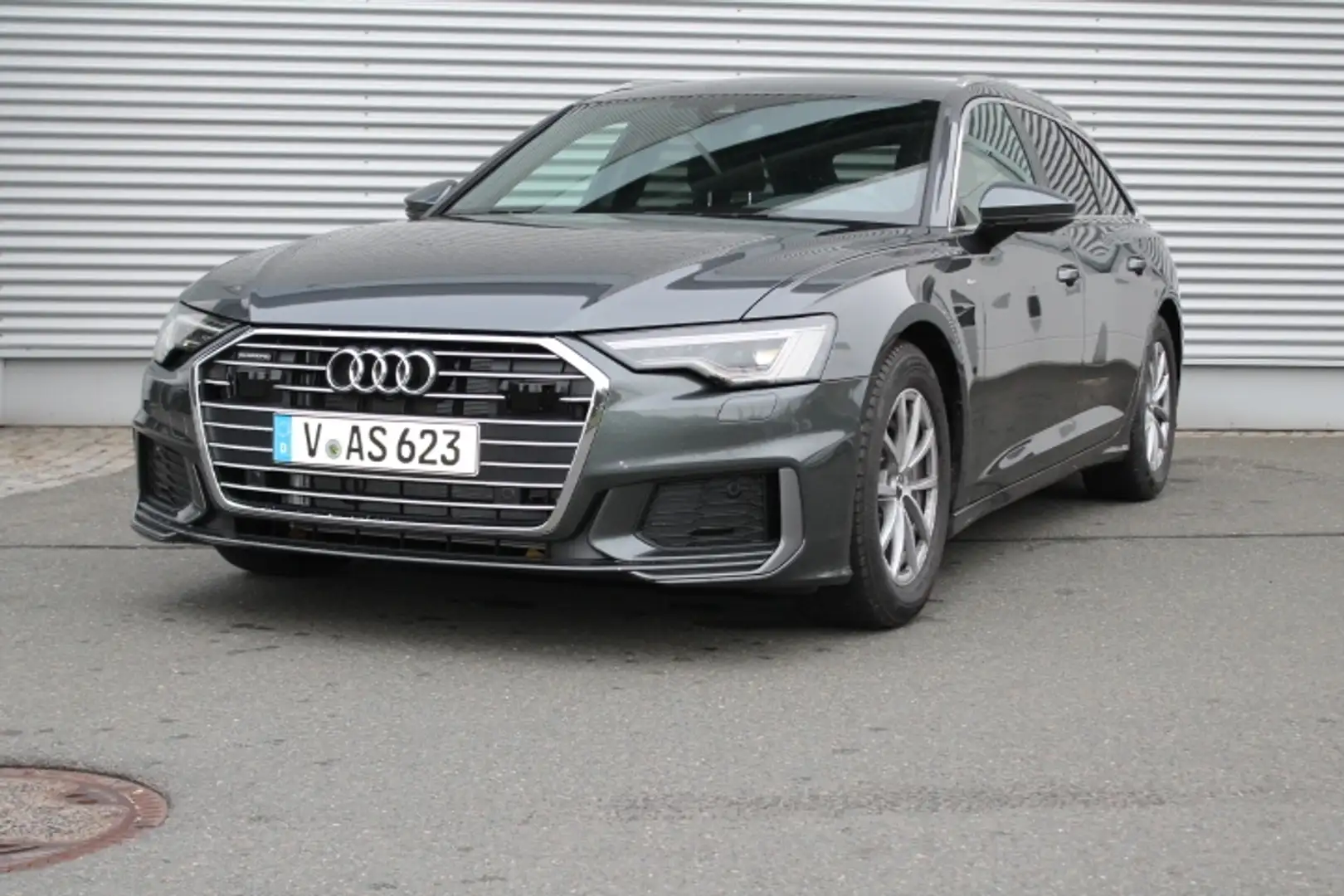 Audi A6 Avant 45 TDI*S-LINE*sport*AHK*LUFT*MATRIX*NAV Grau - 2