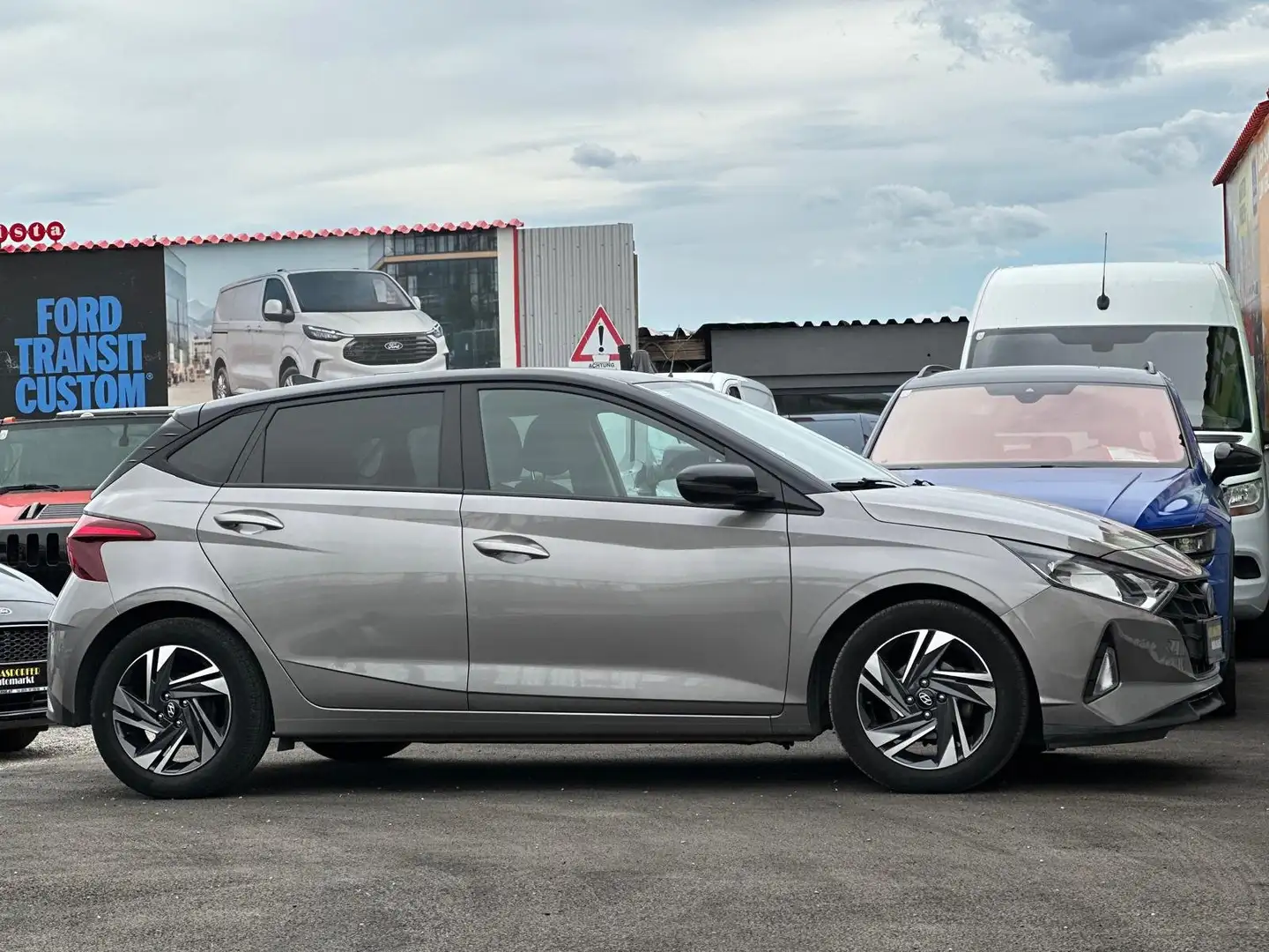 Hyundai i20 i20 1,2 MPI i-Line Plus **1-Besitz*Werksgarantie** Grau - 1