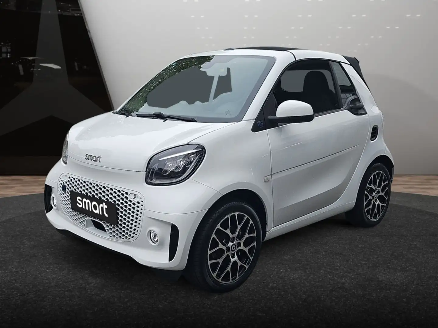 smart forTwo EQ 60kWed prime SHZ PDC+Kamera JBL Ambiente Weiß - 2