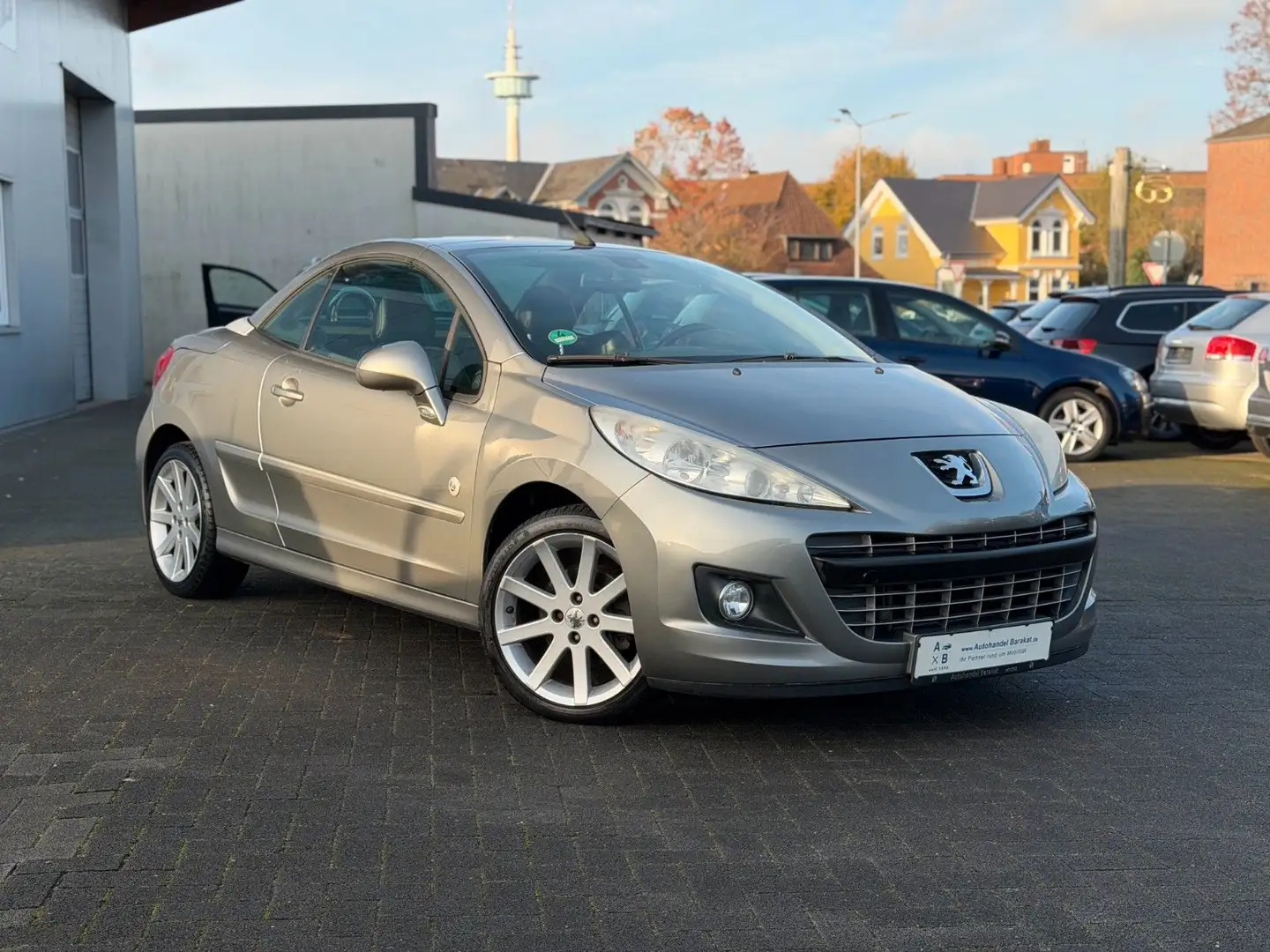 Peugeot 207 CC Cabrio Roland Garros 2.Hand SHZ LEDER ALU Grau - 1