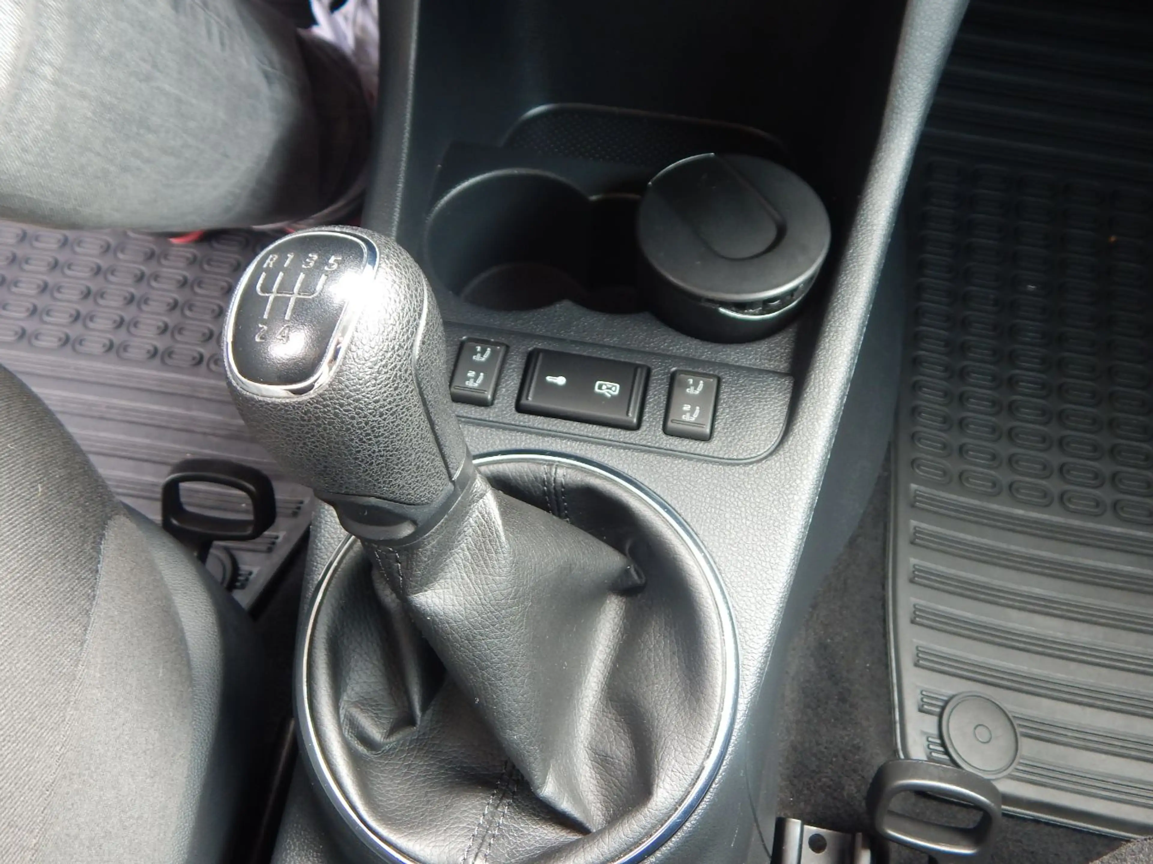 Skoda Roomster 1.2 TSI Ambition Plus Edition SHZ+PDC — photo 13